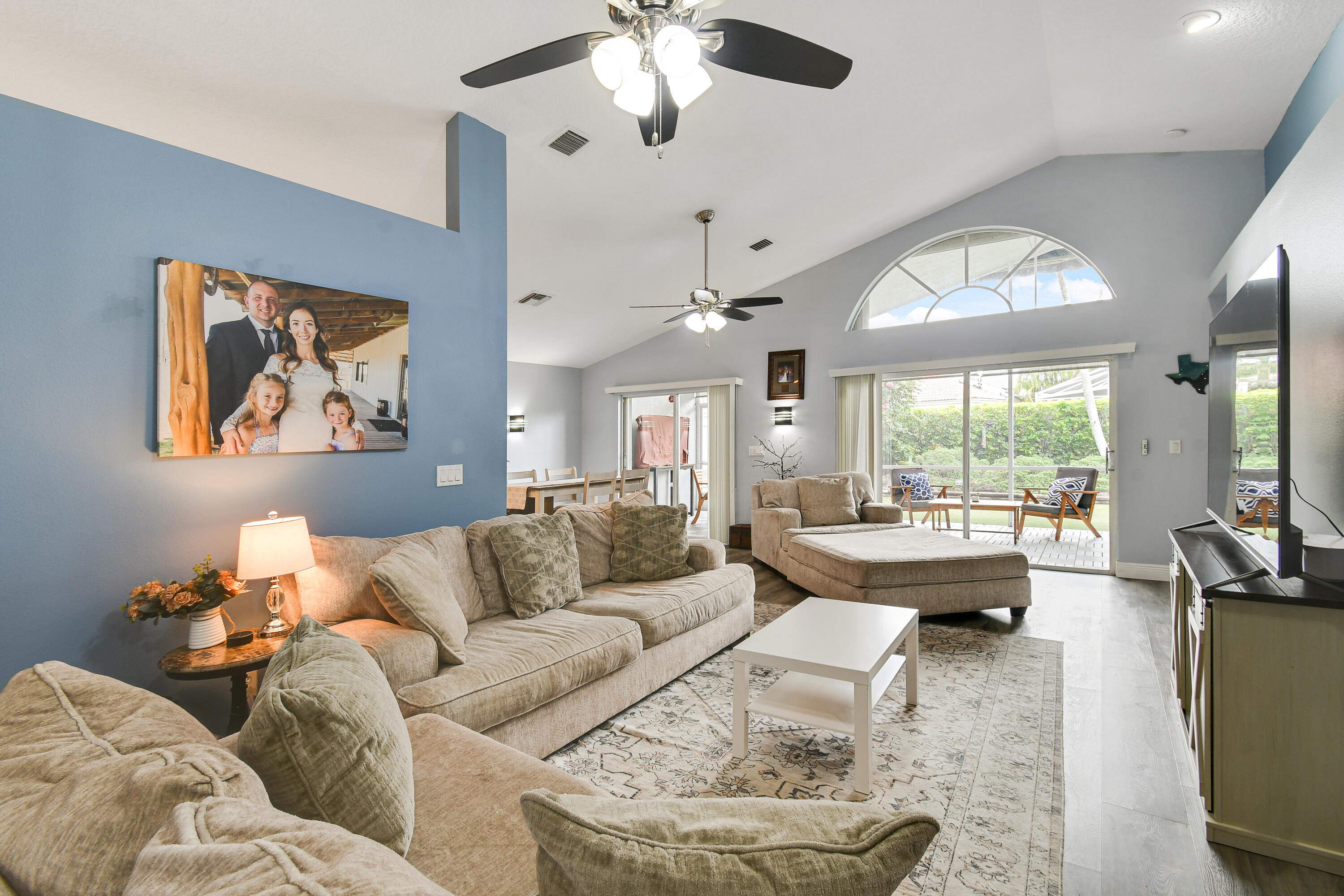 1644 Oak Berry Circle