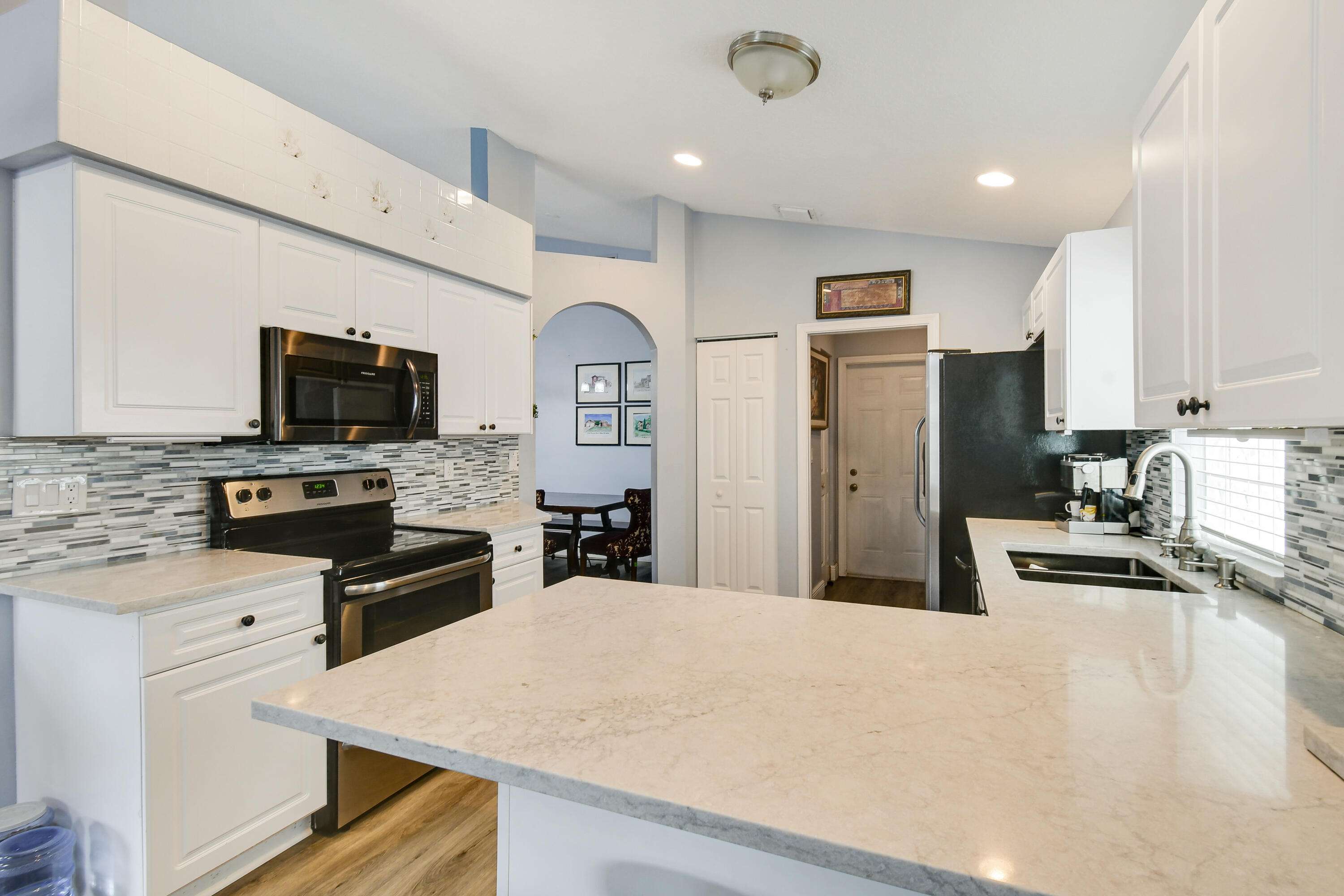 WELLINGTONS EDGE - Residential