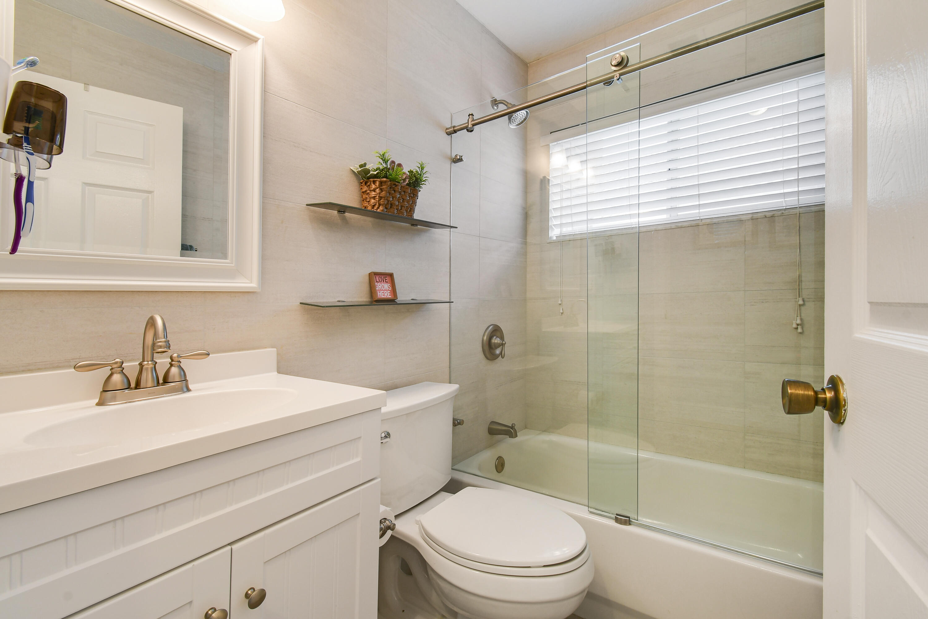 WELLINGTONS EDGE - Residential