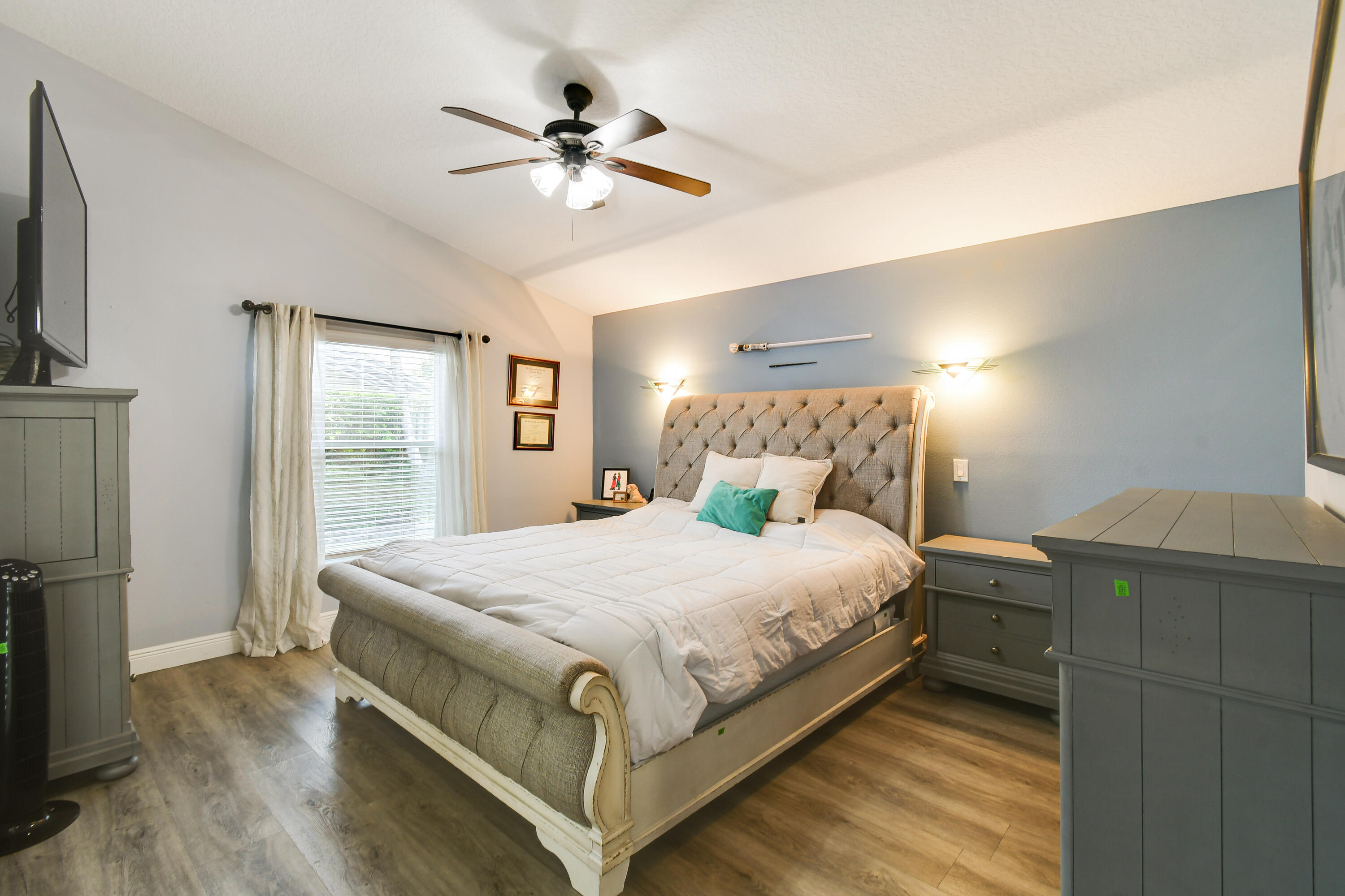 WELLINGTONS EDGE - Residential