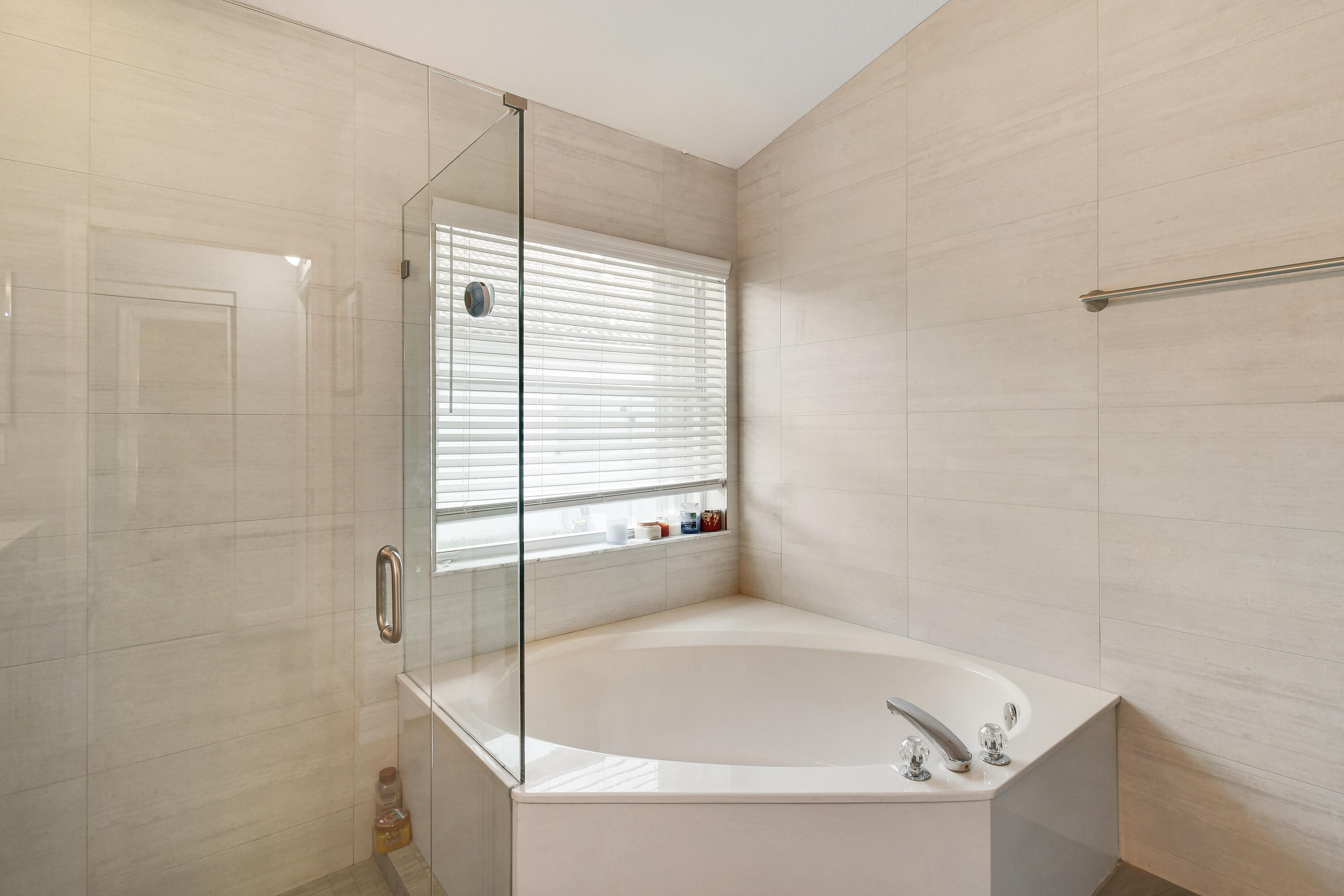 WELLINGTONS EDGE - Residential