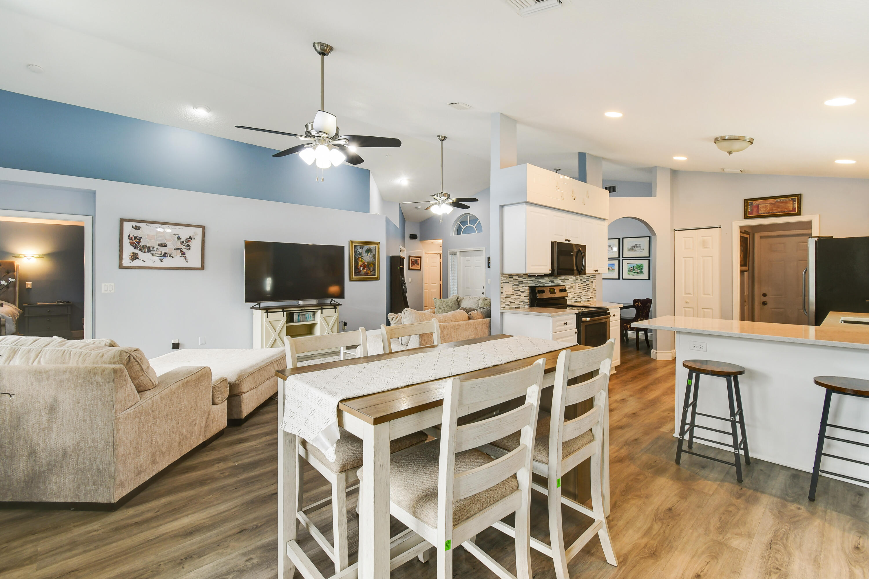 WELLINGTONS EDGE - Residential