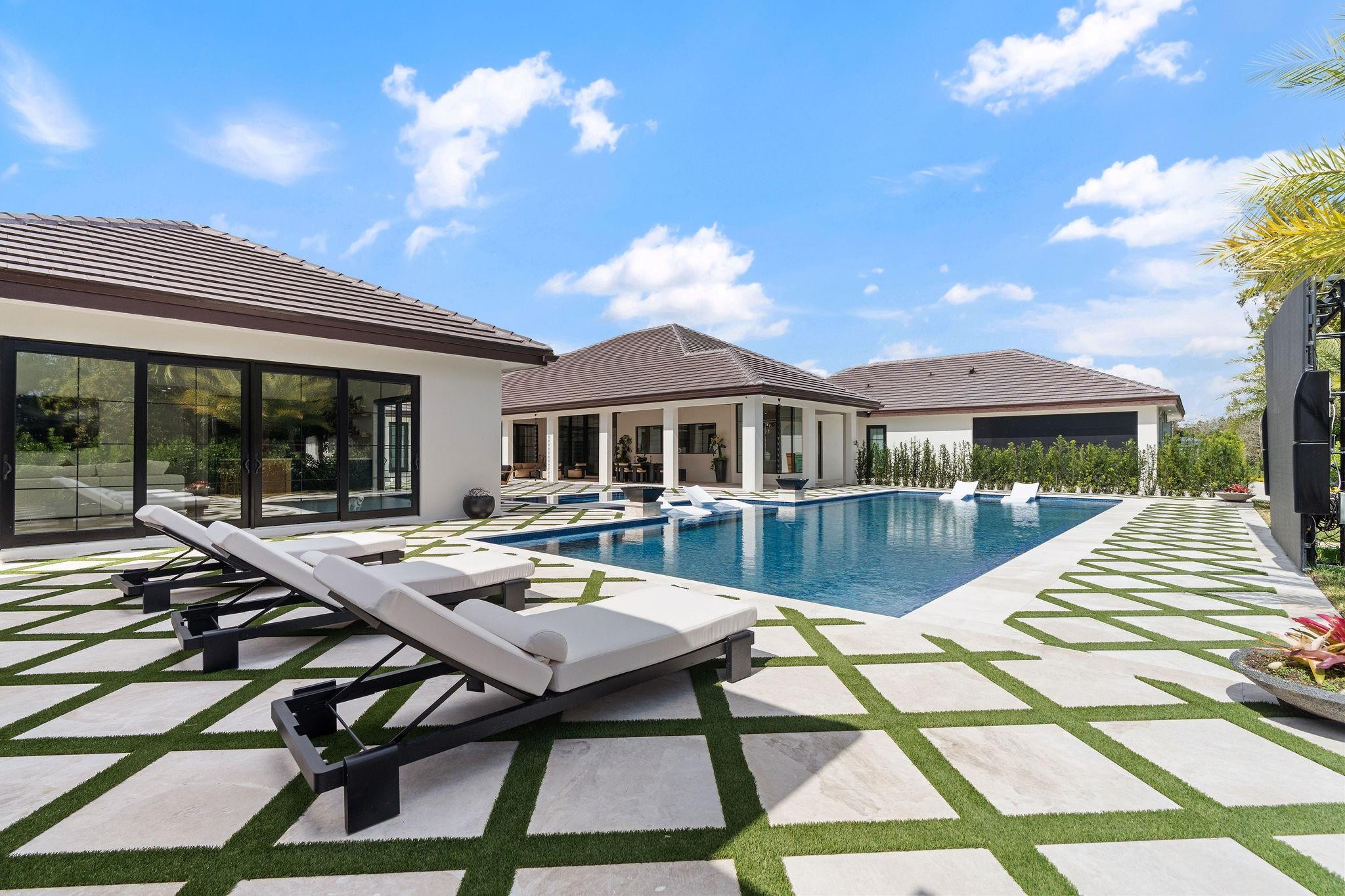 SUNSHINE RANCHES - Residential