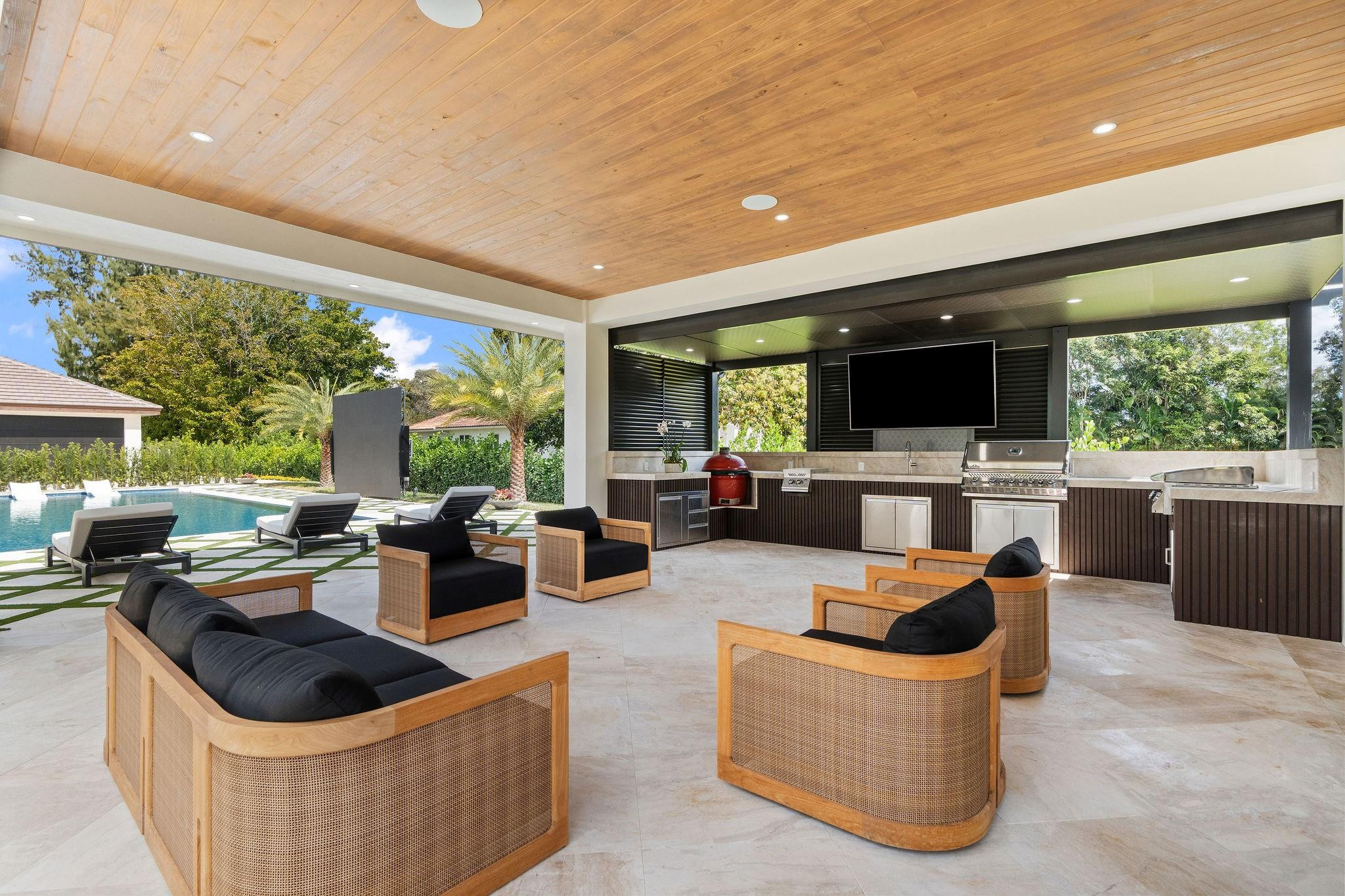 SUNSHINE RANCHES - Residential