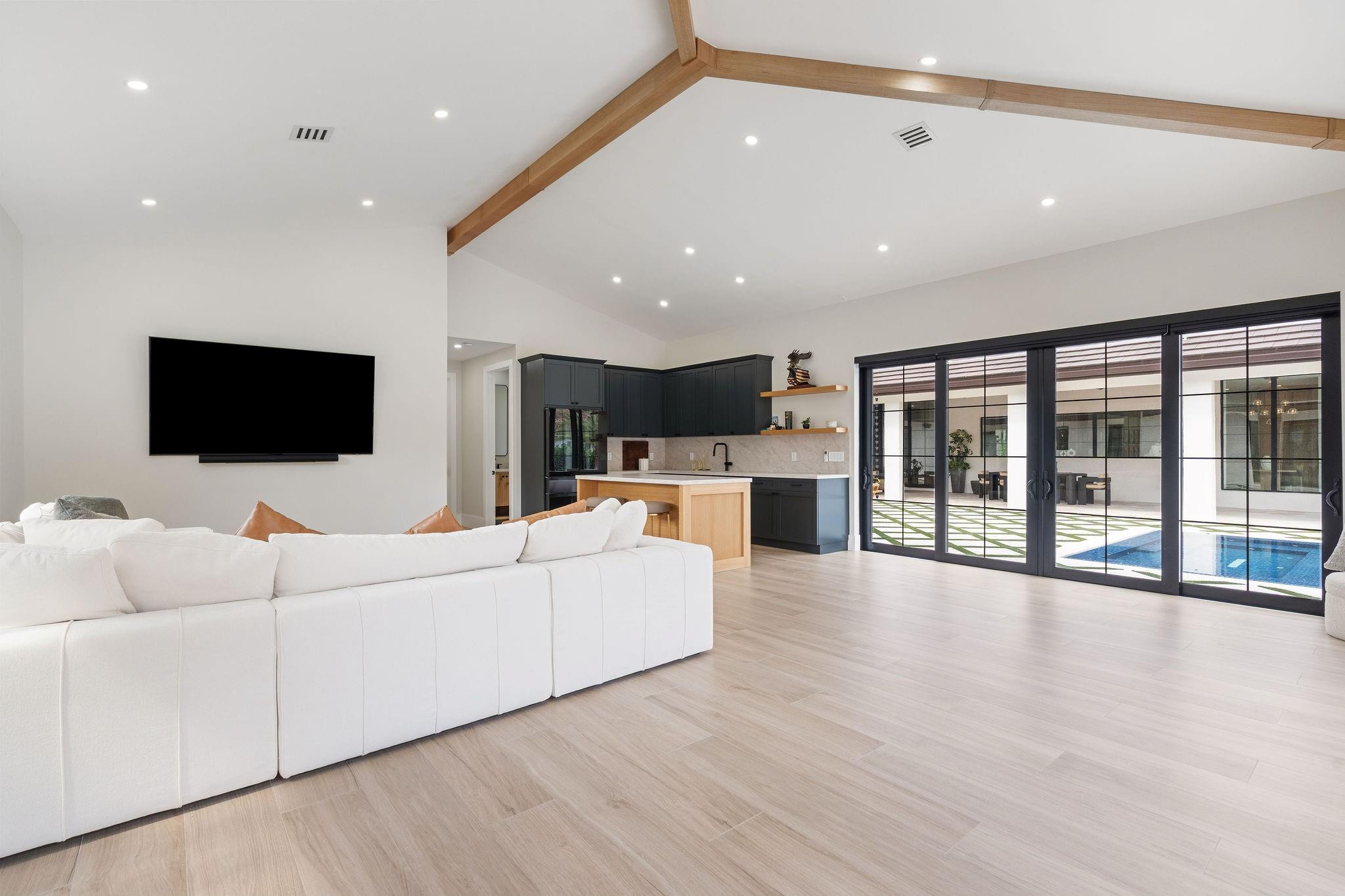 SUNSHINE RANCHES - Residential