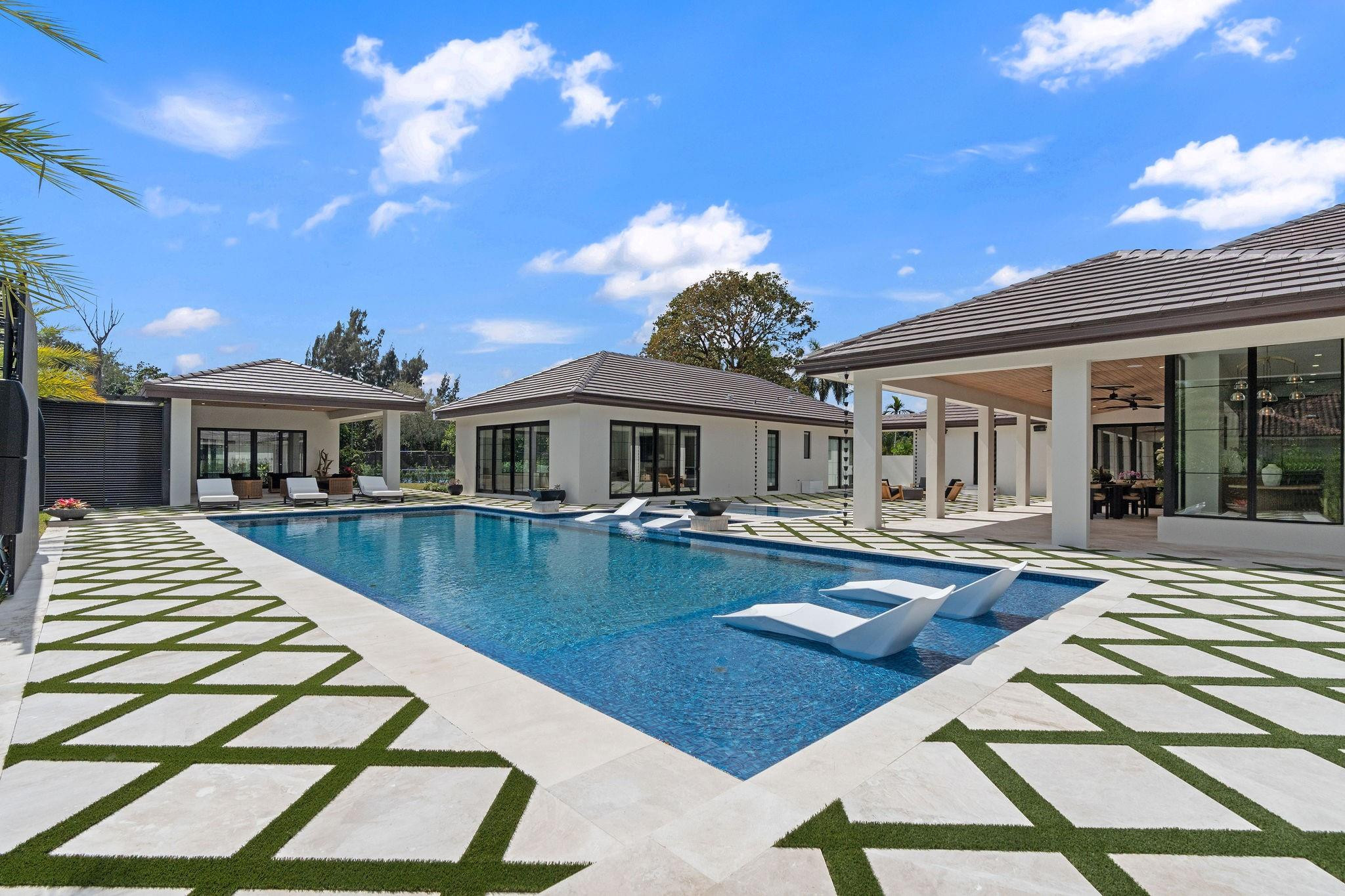 SUNSHINE RANCHES - Residential