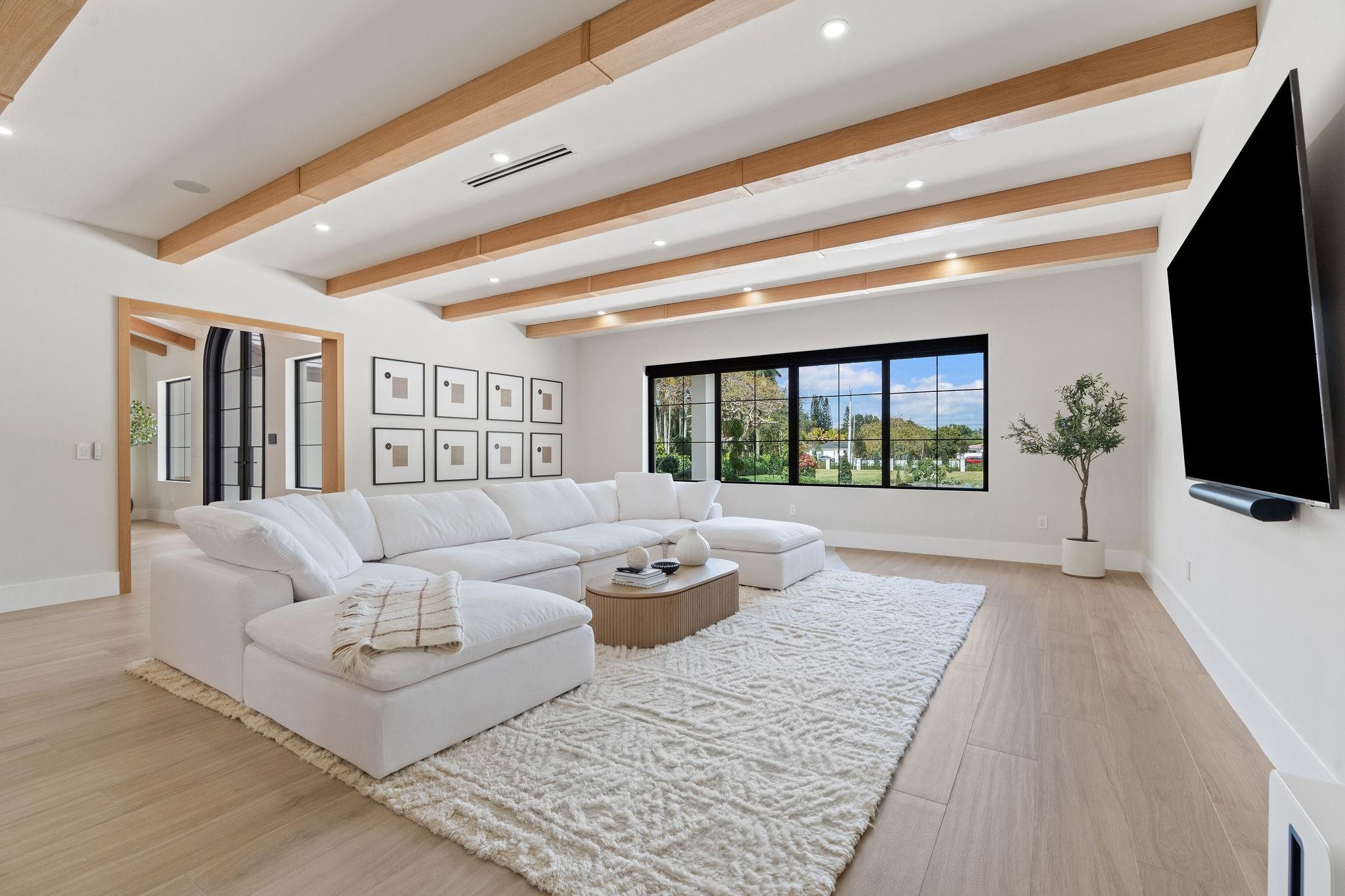 SUNSHINE RANCHES - Residential