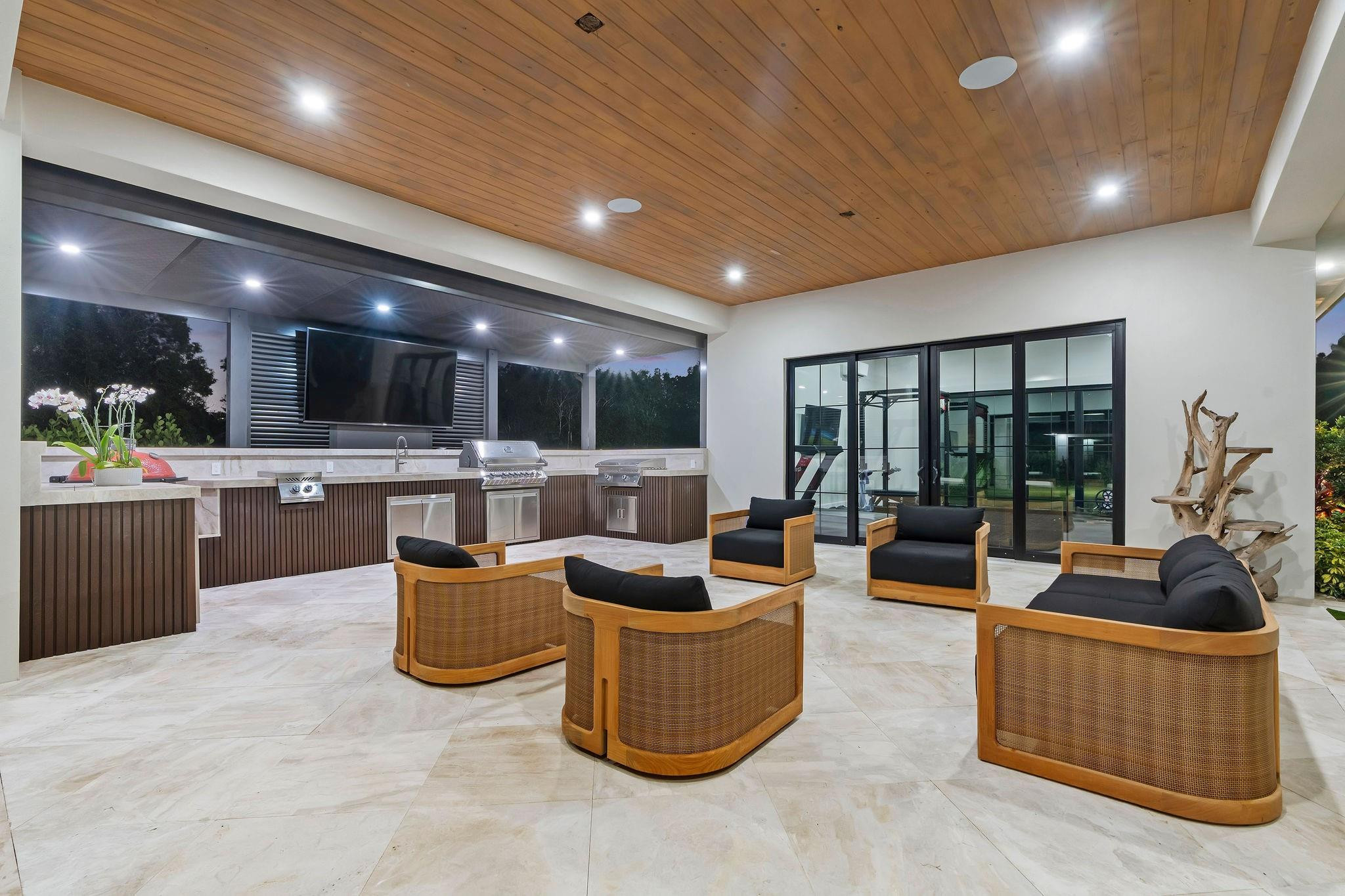 SUNSHINE RANCHES - Residential