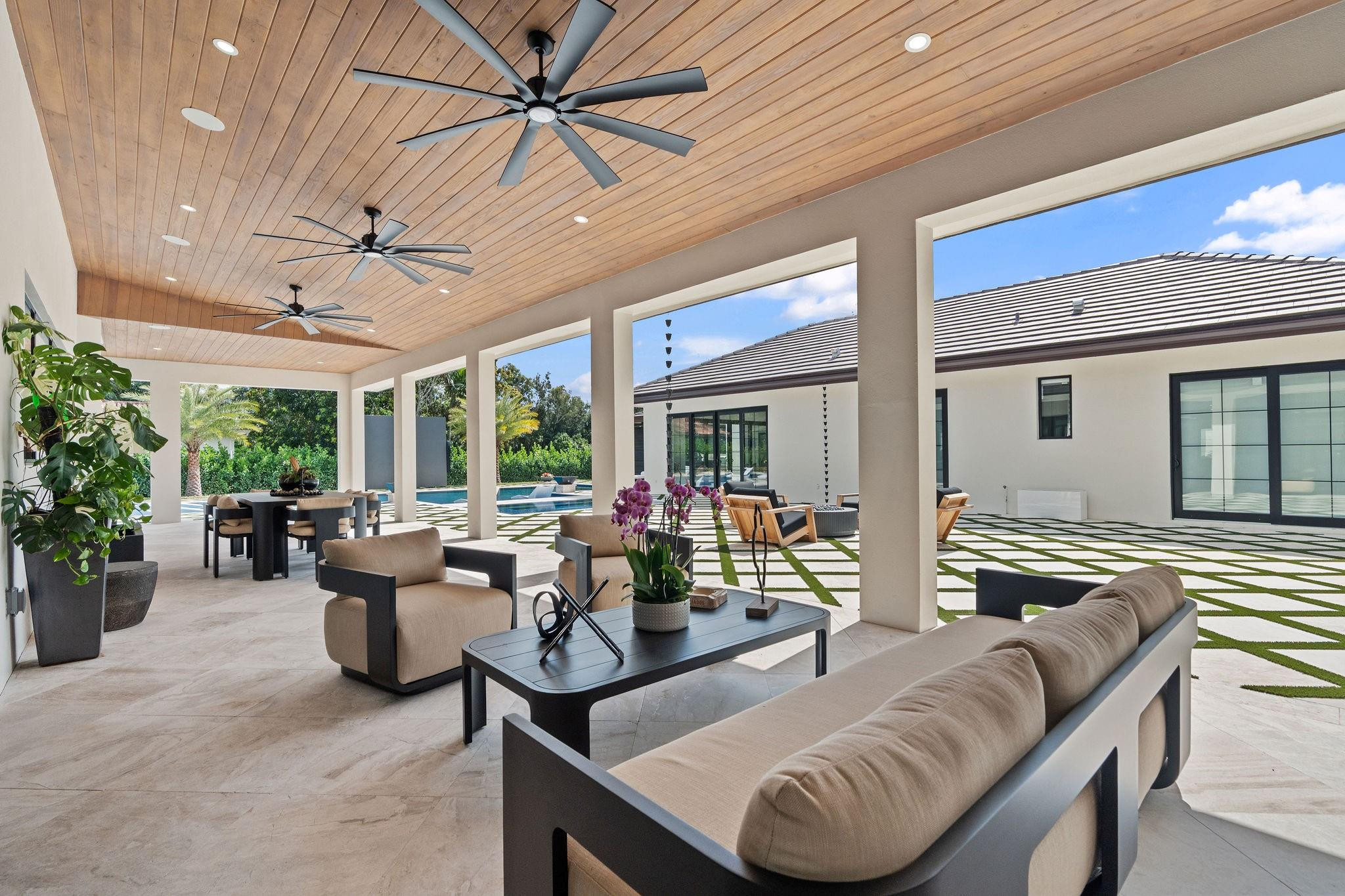 SUNSHINE RANCHES - Residential