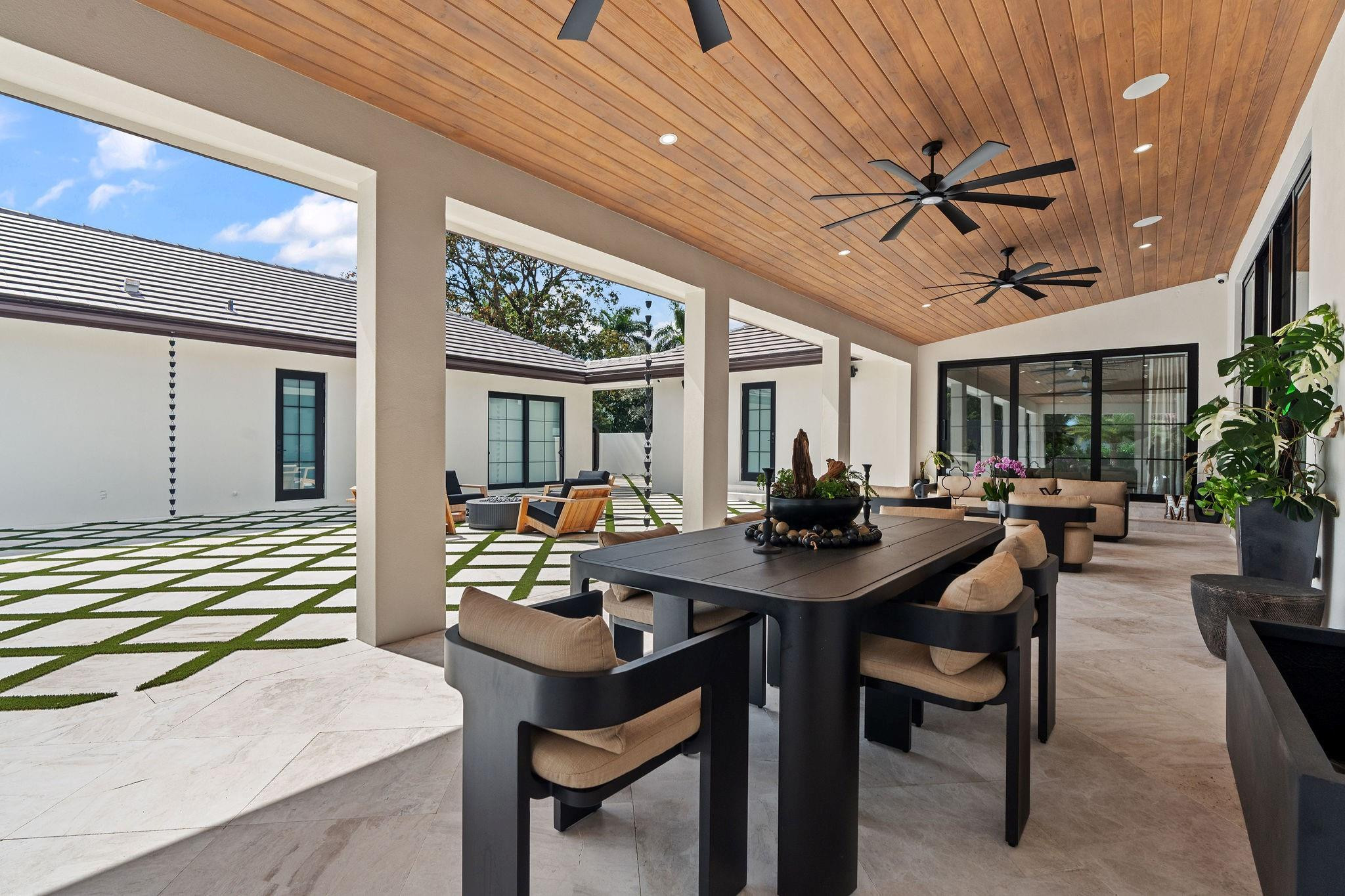 SUNSHINE RANCHES - Residential