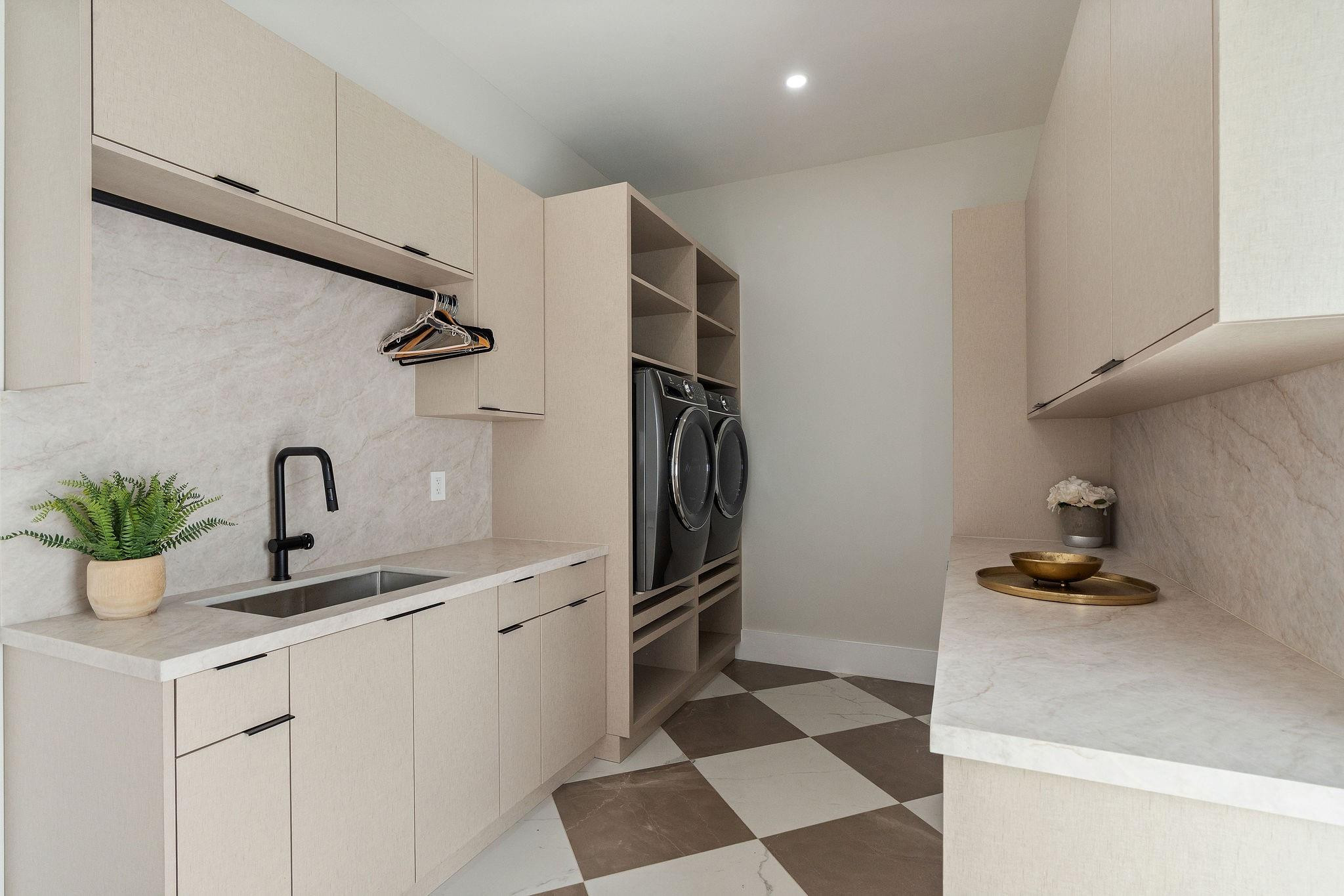 SUNSHINE RANCHES - Residential