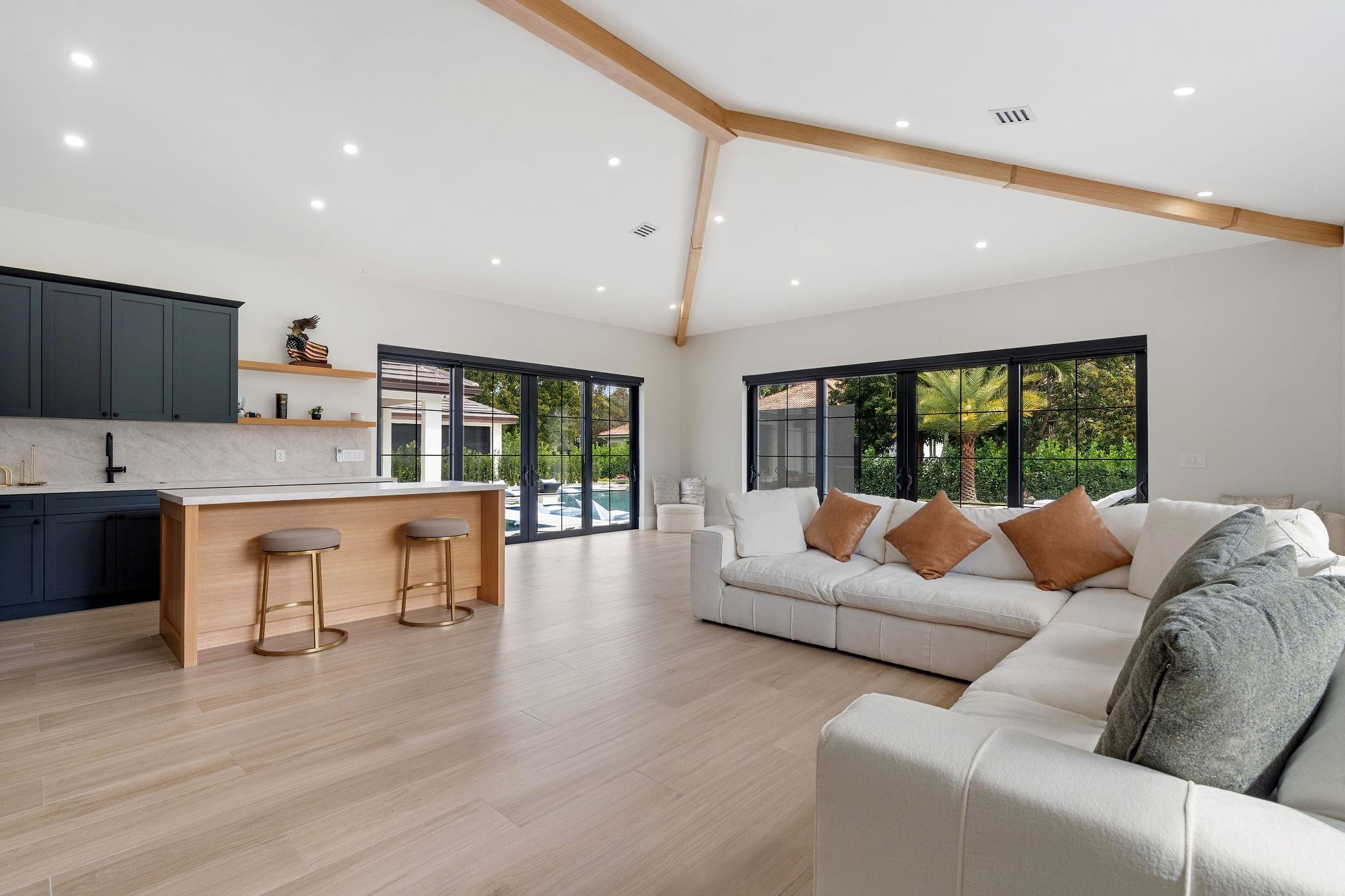 SUNSHINE RANCHES - Residential