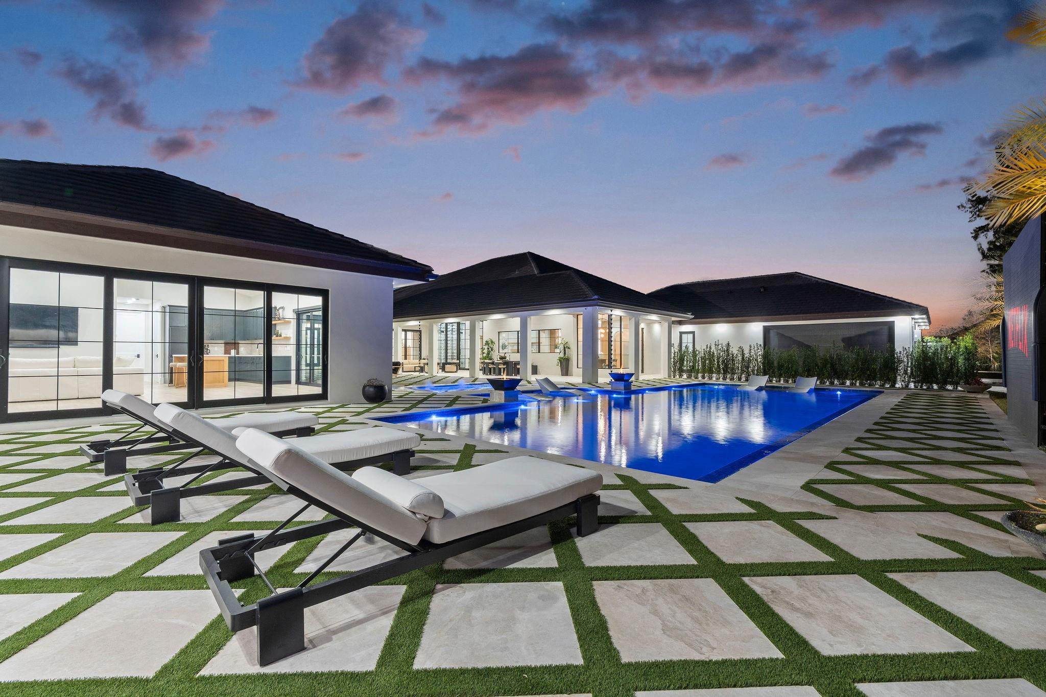 SUNSHINE RANCHES - Residential