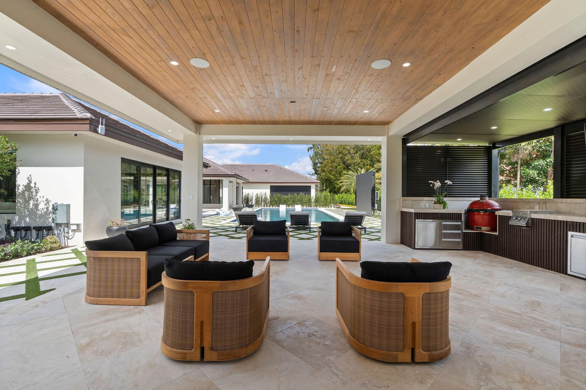 SUNSHINE RANCHES - Residential