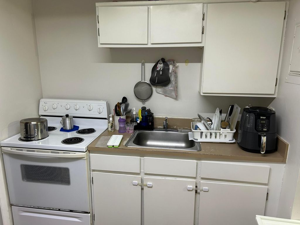 Photo of 333 SE Martin Avenue #4-7, Stuart, FL 34996 (MLS # B26010635)