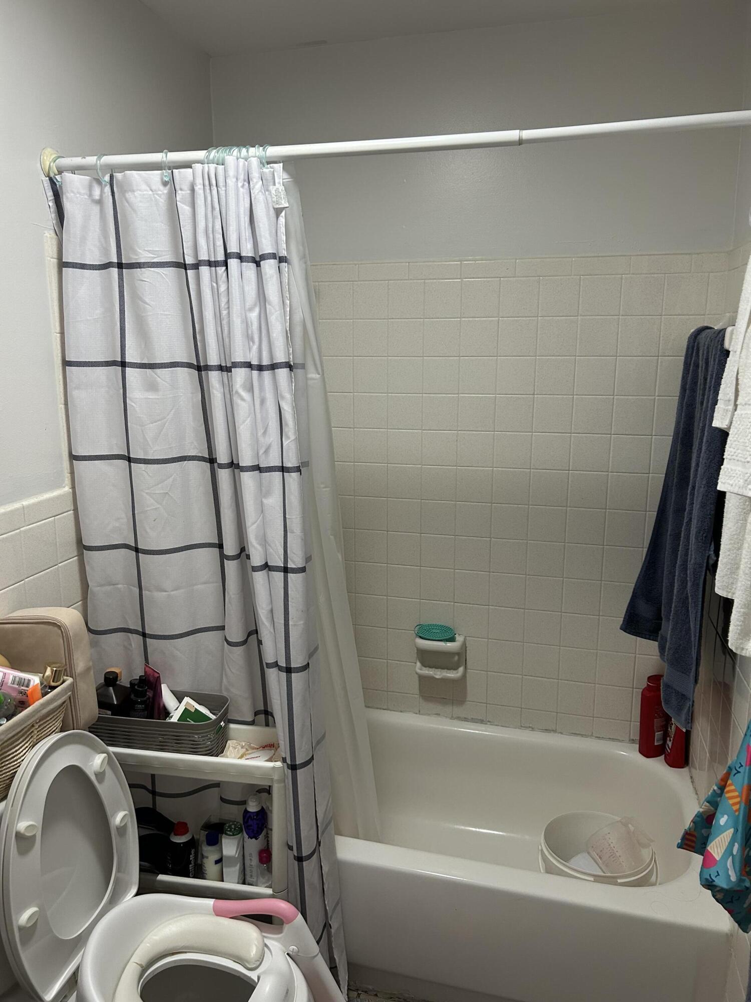 IMPERIAL APARTMENT CONDO - Residential