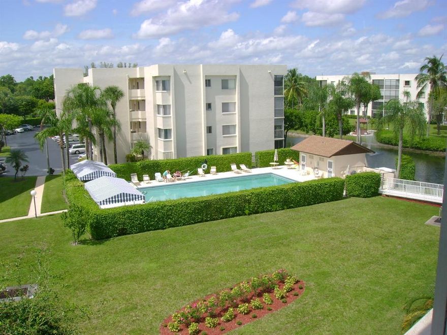 GREAT FLOORPLAN WITH CONVENIENT ACCESS TO THE SATELLITE POOL & A SHORT DISTANCE TO THE CLUBHOUSE & MAIN POOL.  THIS CONDO IS MOSTLY IN ORIGINAL CONDITION & NEEDS T.L.C.
55+AGE RESTRICTED COMMUNITY. NO RENTALS DURING THE 1ST 2 YEARS OF OWNERSHIP. CONDO IS BEING SOLD ''AS IS'', ''WHERE IS''