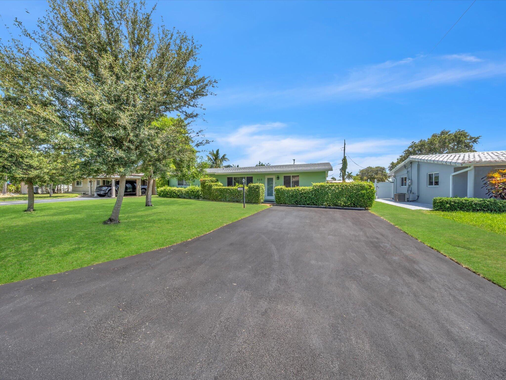 310 SE 8TH Court