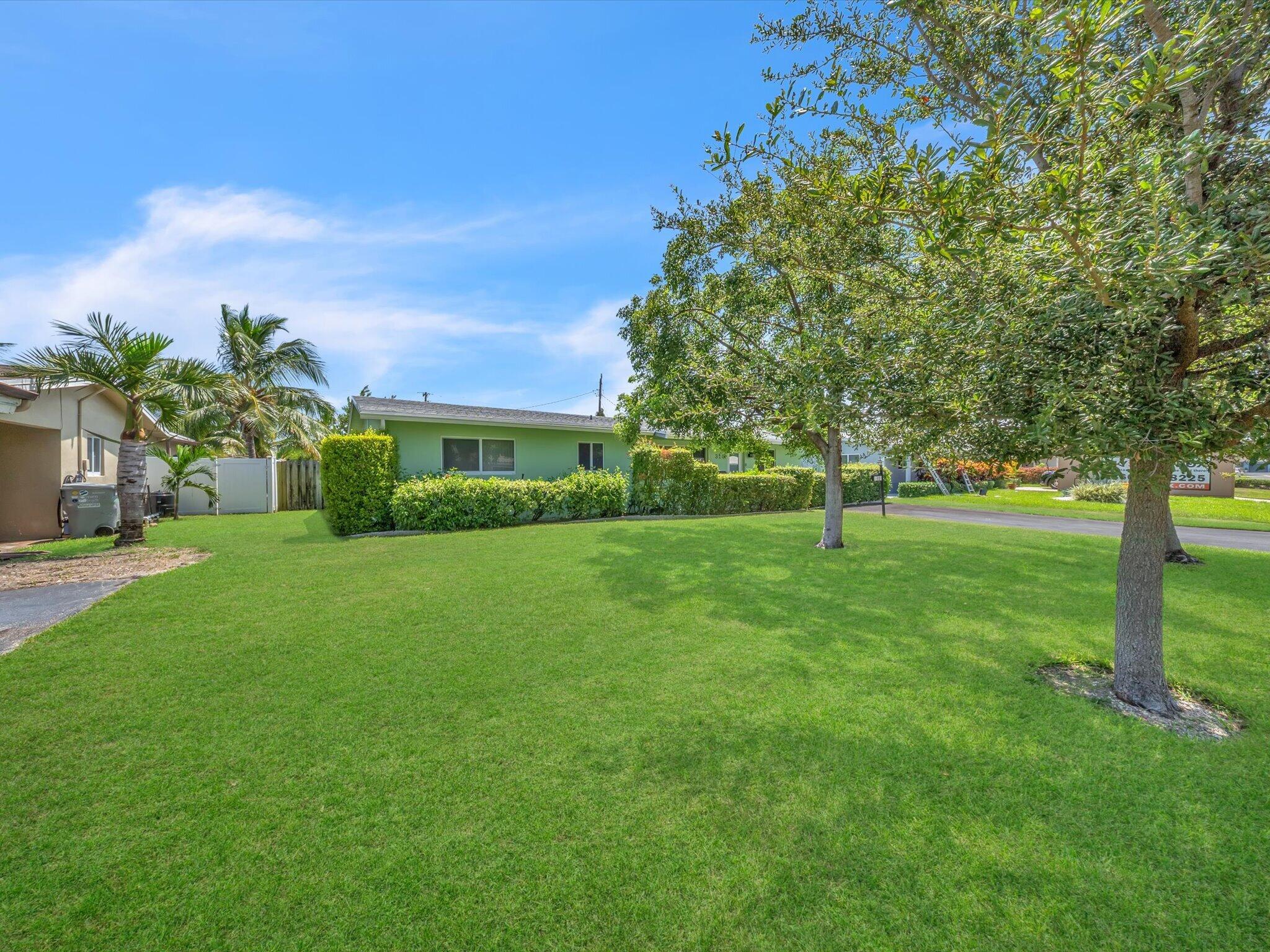 310 SE 8TH Court
