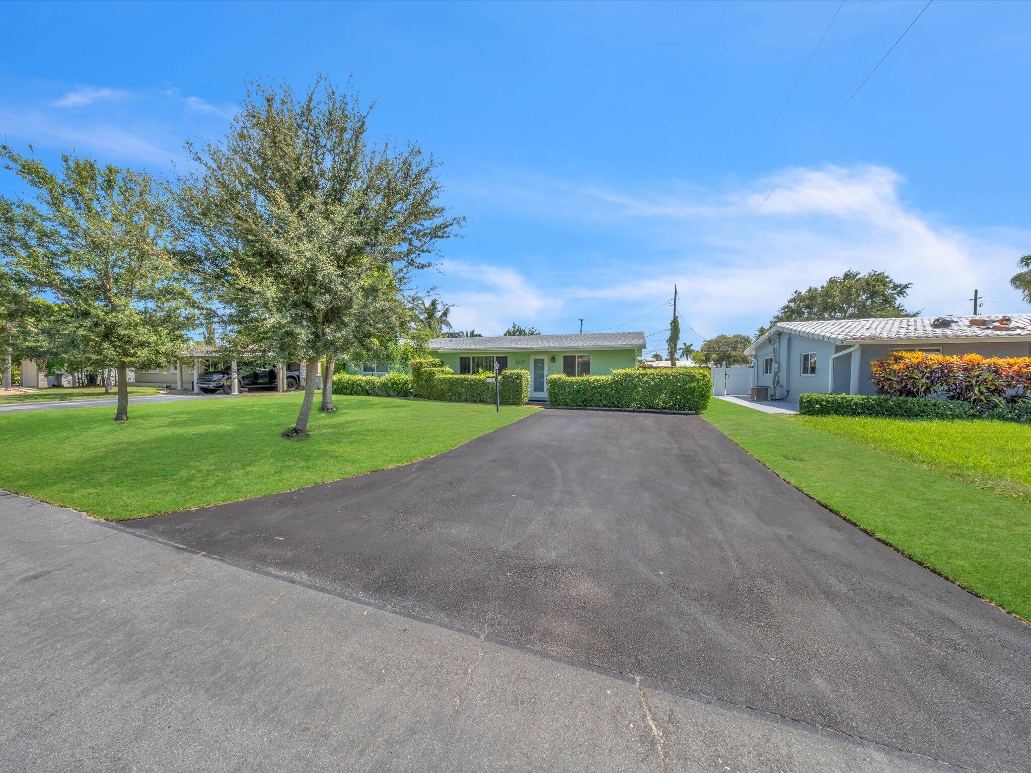 310 SE 8TH Court