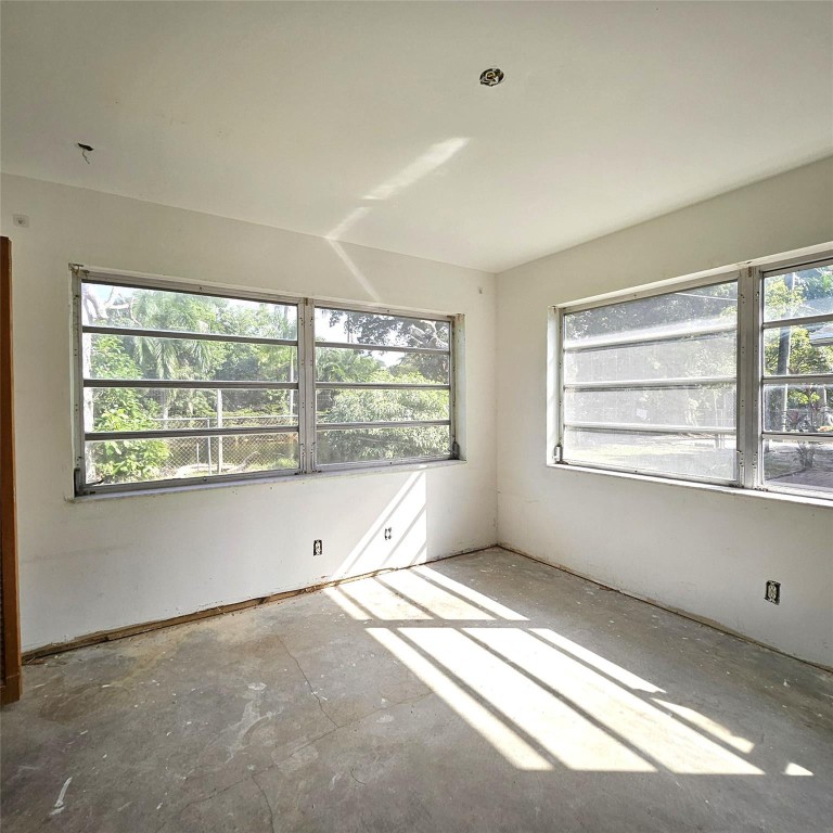 PLANTATION COURT - Residential