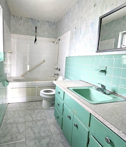 Tiny photo for 370 NW 65th Avenue, Plantation, FL 33317 (MLS # F10535877)