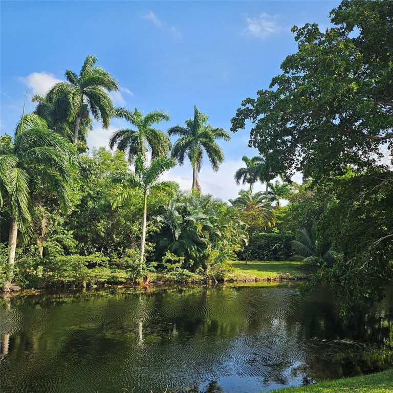 PLANTATION COURT - Residential