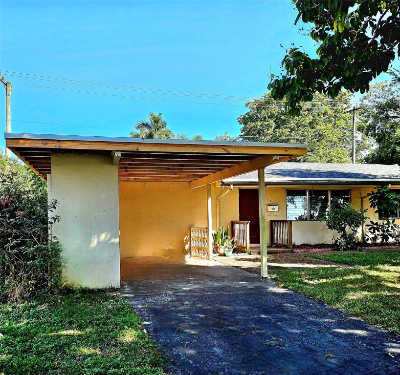 PLANTATION COURT - Residential