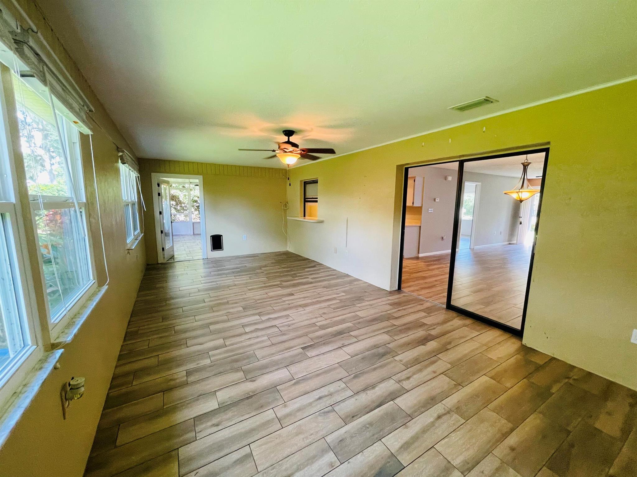 HIGHLANDS PARK EST SEC F - Residential