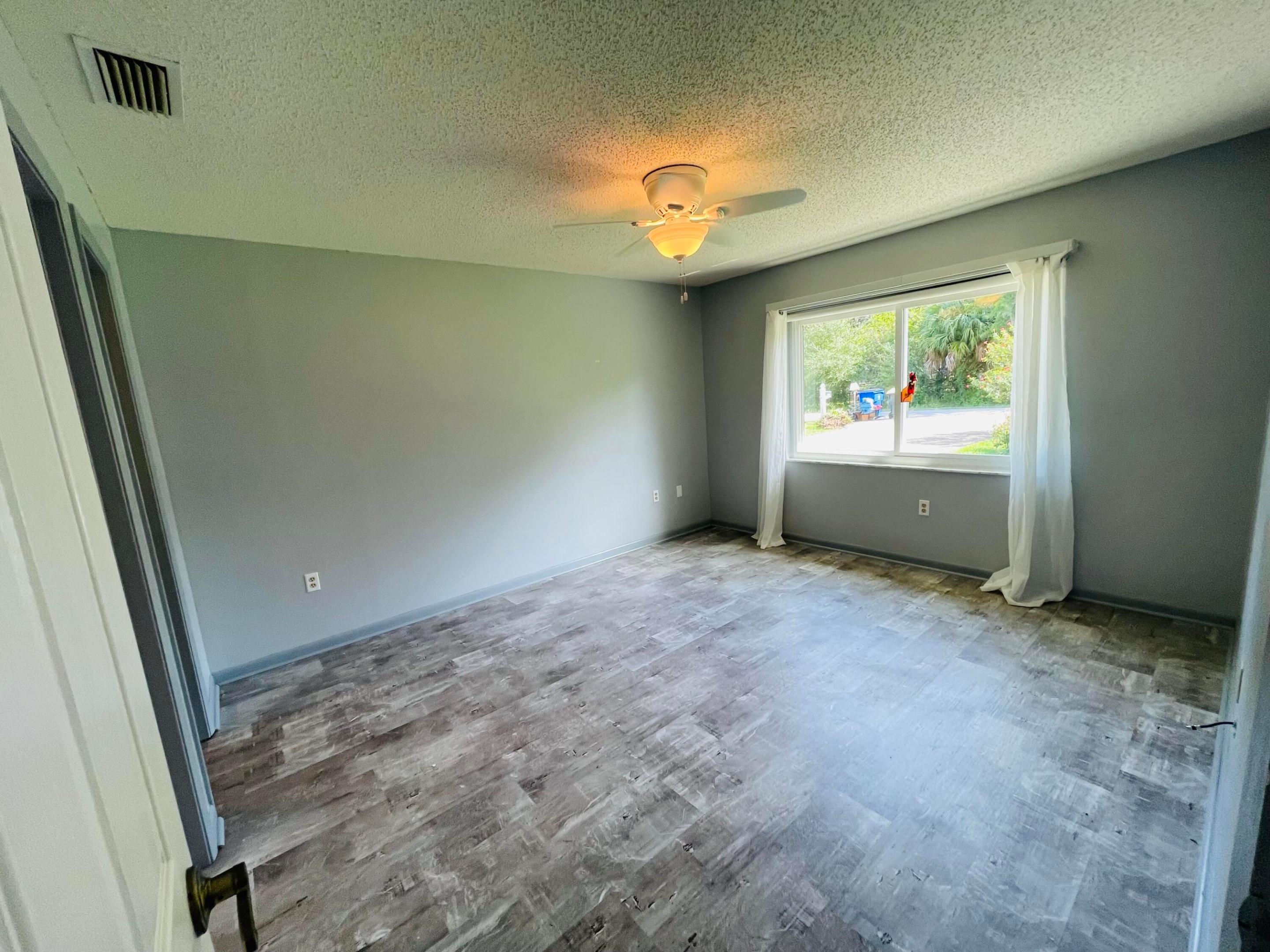 HIGHLANDS PARK EST SEC F - Residential