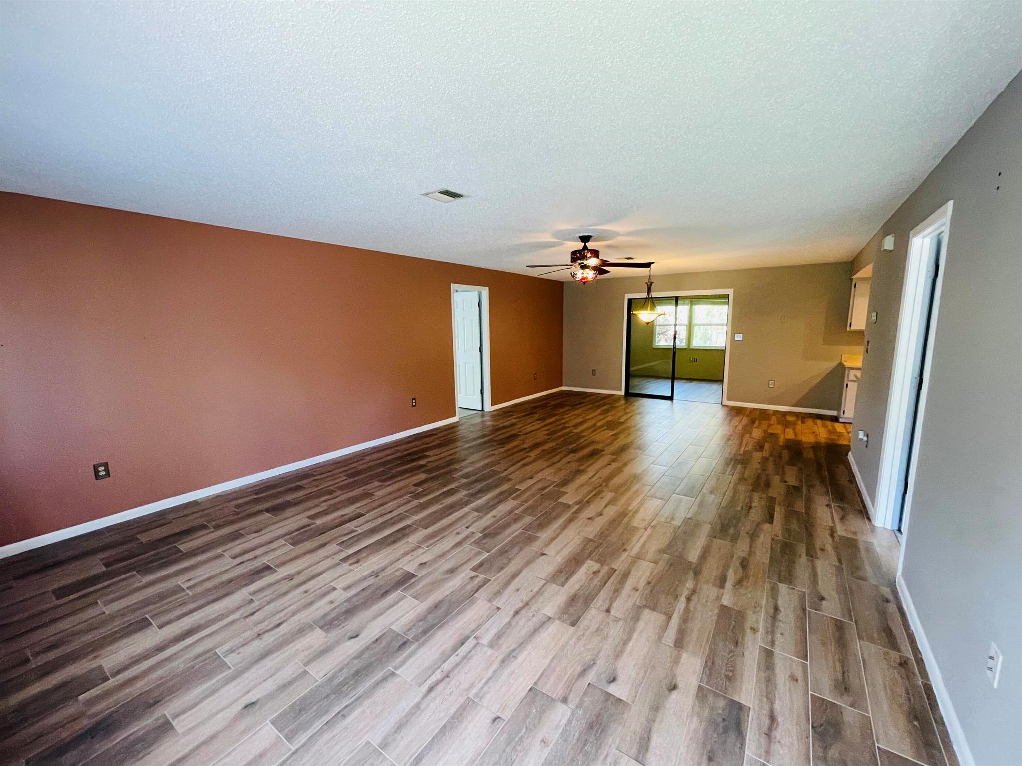 HIGHLANDS PARK EST SEC F - Residential