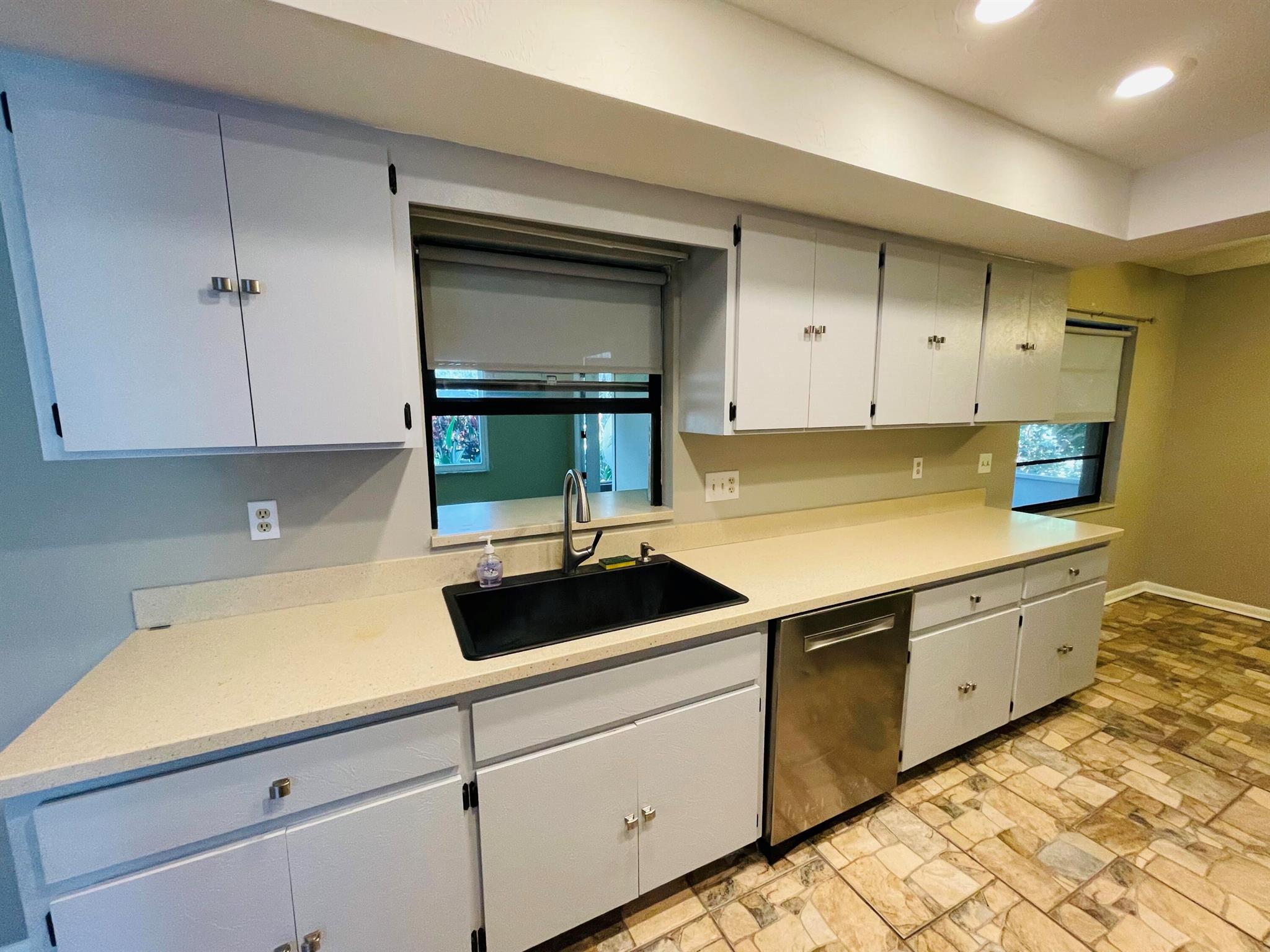 HIGHLANDS PARK EST SEC F - Residential