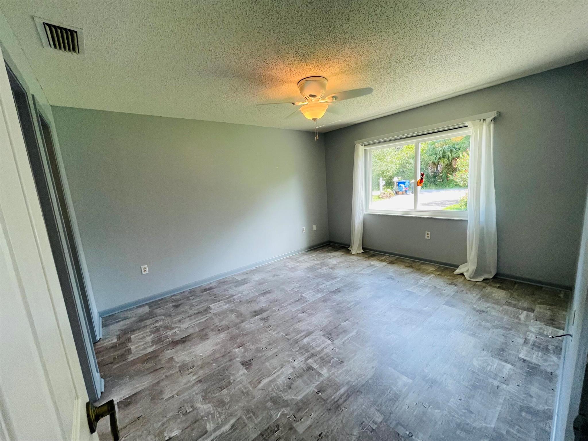 HIGHLANDS PARK EST SEC F - Residential