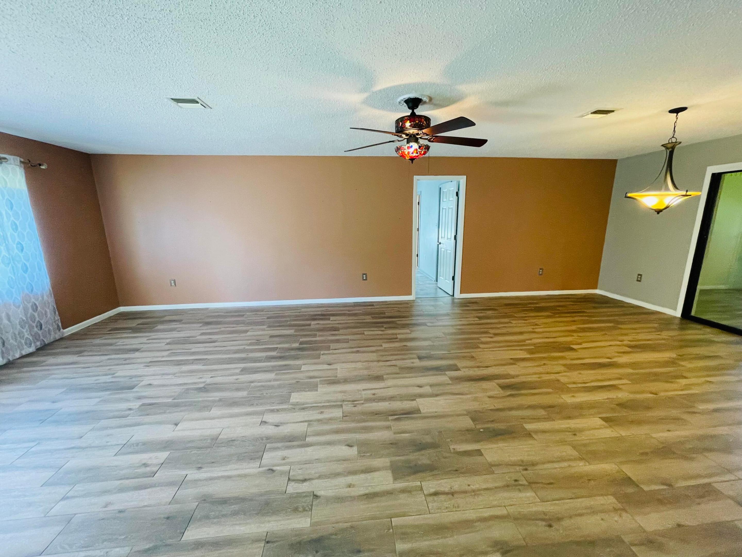 HIGHLANDS PARK EST SEC F - Residential