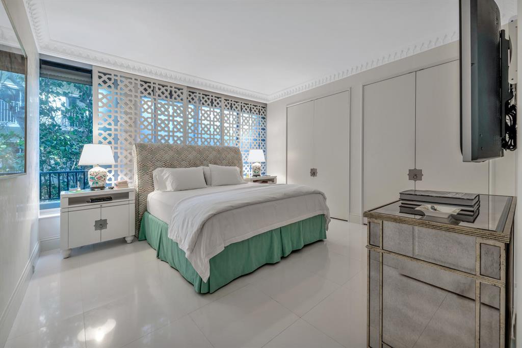 DUNSTER HOUSE CONDO - Residential