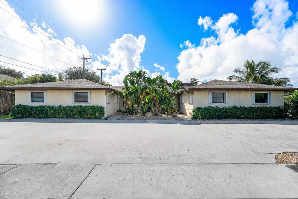 Photo of 502 NE 48th Street, Boca Raton, FL 33431 (MLS # R11153902)