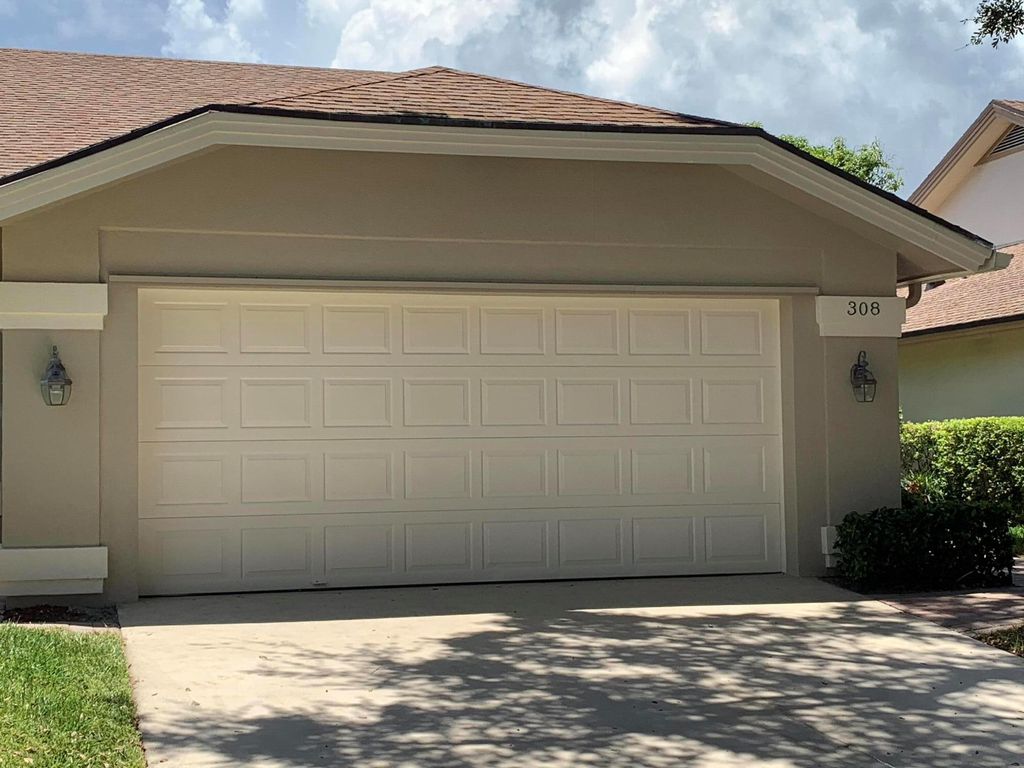 Photo of 308 Ridge Road, Jupiter, FL 33477 (MLS # R11099745)