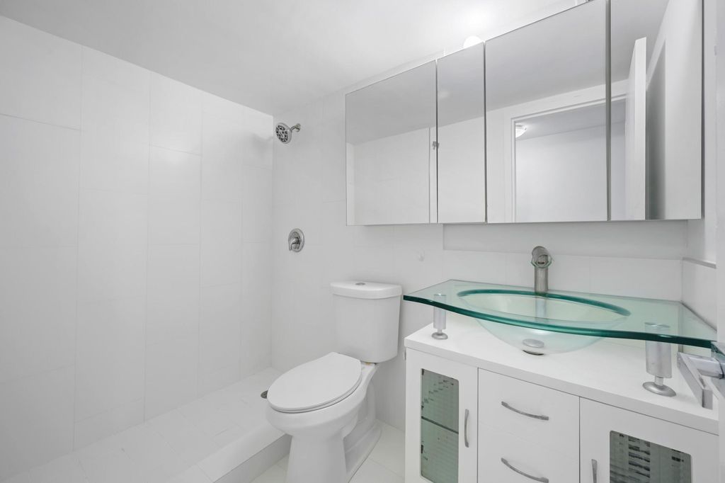 listing image 0