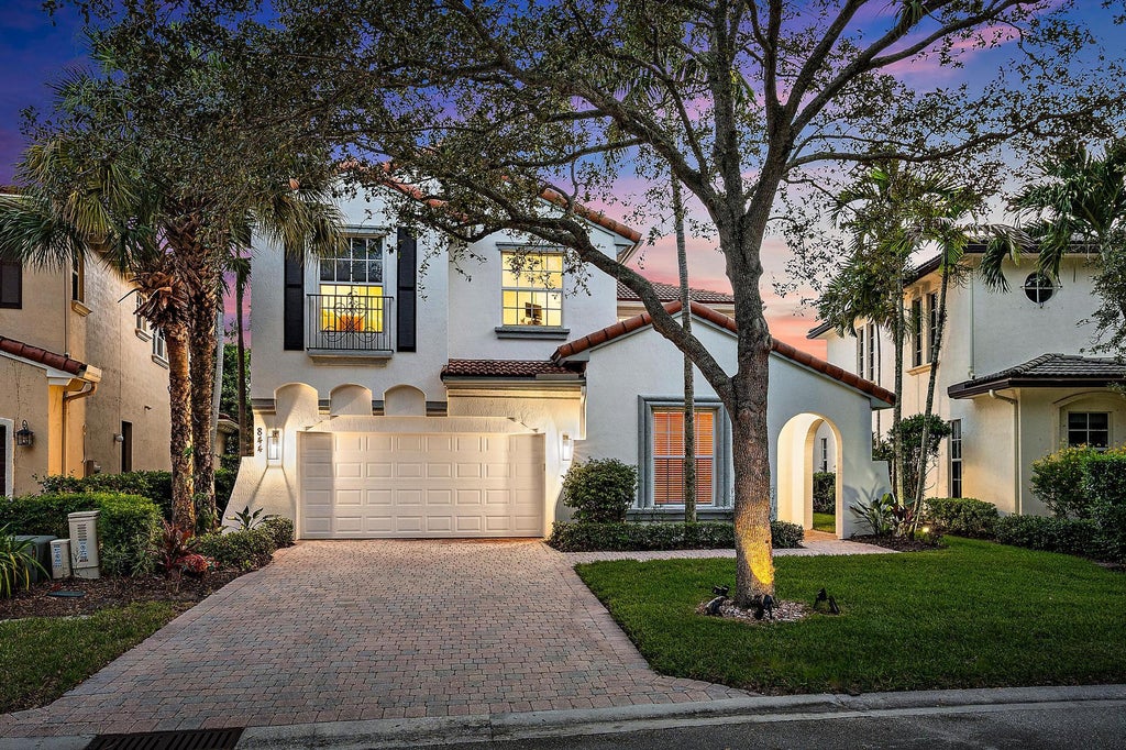 Photo of 844 MADISON Court, Palm Beach Gardens, FL 33410 (MLS # B26079481)