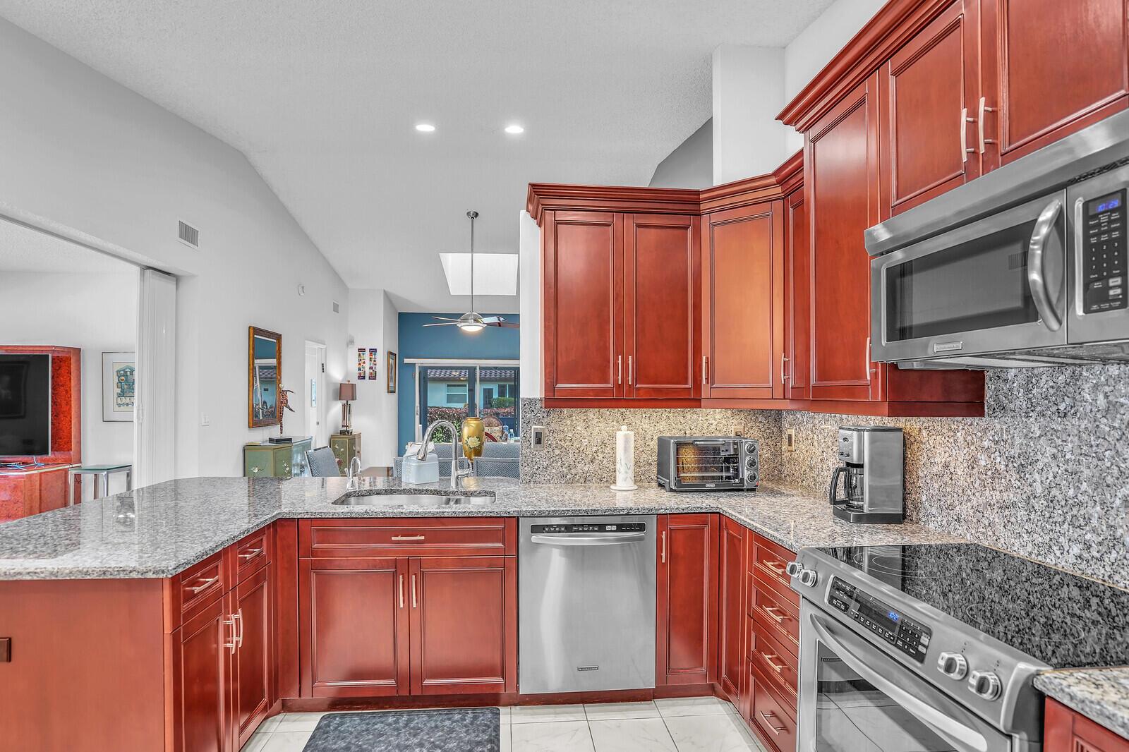 HUNTINGTON POINTE - Residential Lease