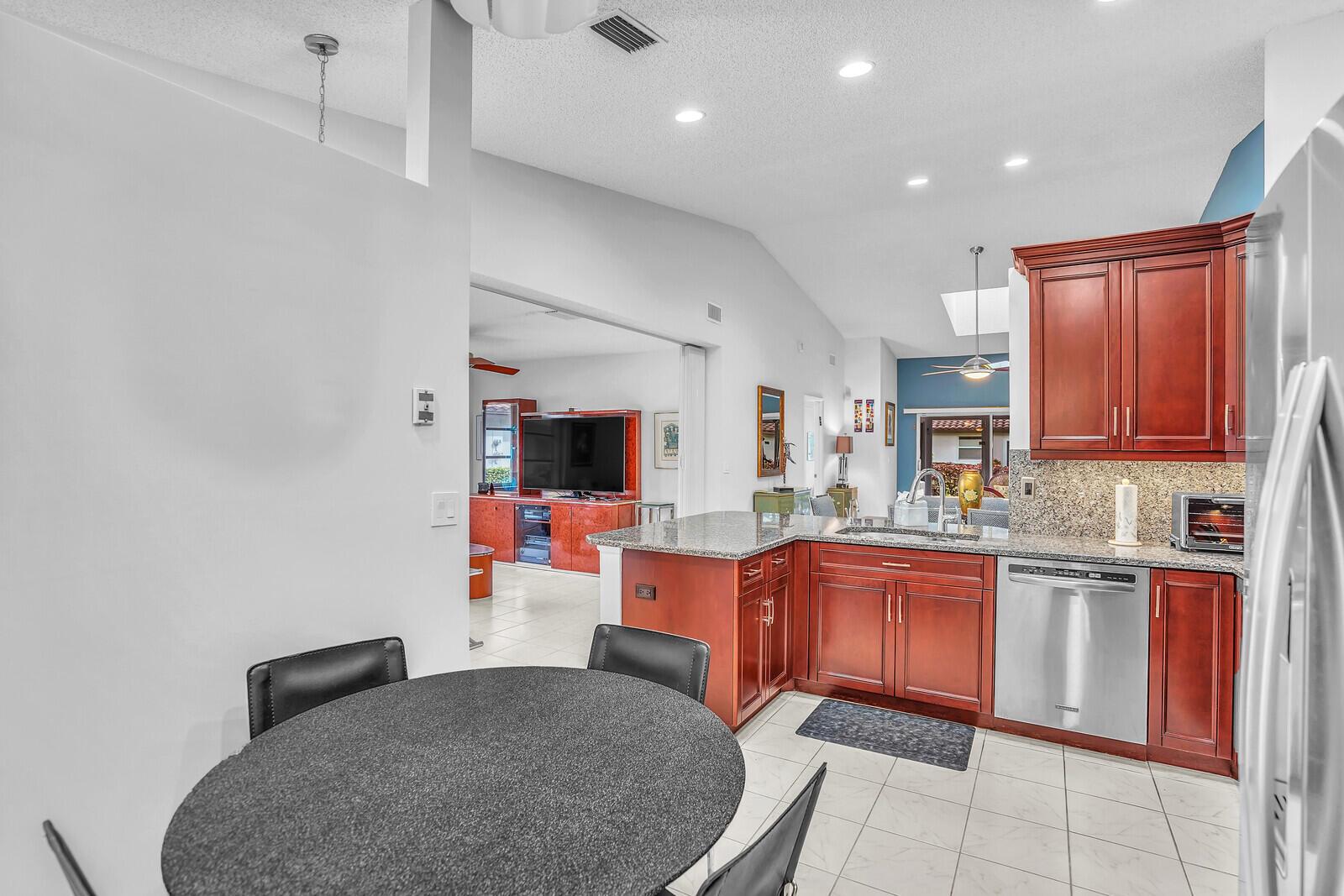 HUNTINGTON POINTE - Residential Lease