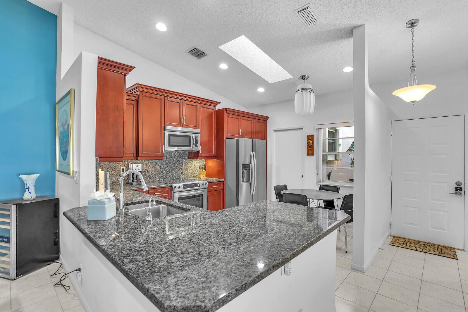 HUNTINGTON POINTE - Residential Lease