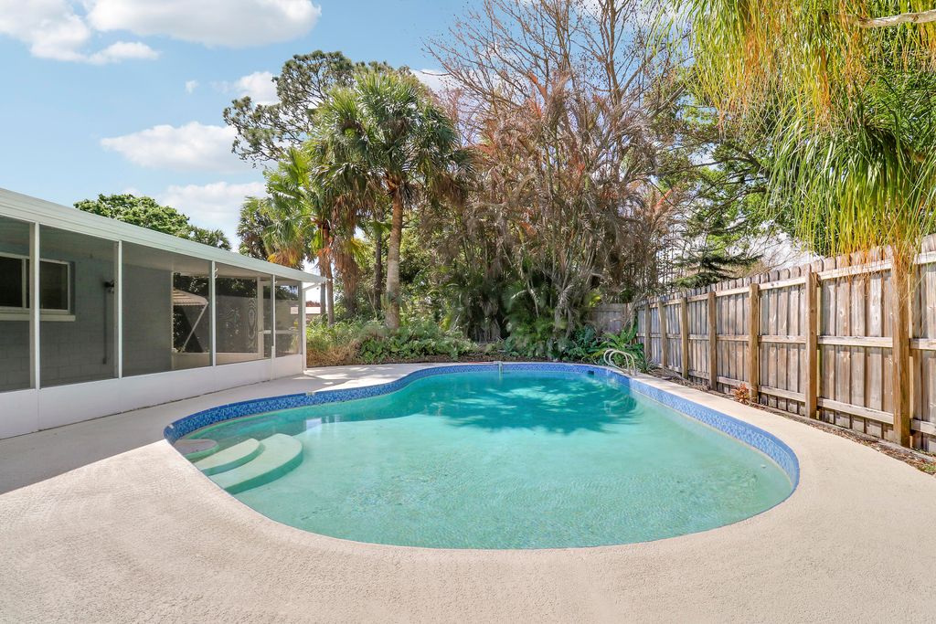 Photo of 2145 5th Street, Vero Beach, FL 32962 (MLS # B26001756)