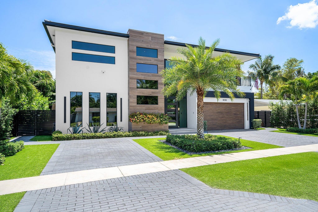 Photo of 1030 NE 2nd Terrace, Boca Raton, FL 33432 (MLS # B26075981)