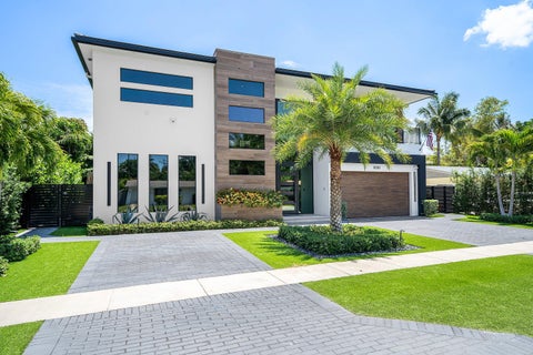 Photo of 1030 NE 2nd Terrace, Boca Raton, FL 33432 (MLS # B26075981)