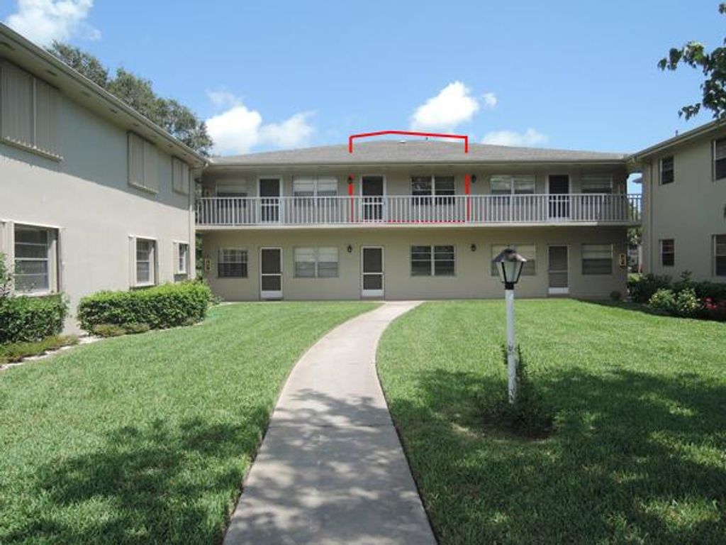 Photo of 7 Lake Vista Trail #Apt 204, Port Saint Lucie, FL 34952 (MLS # R10747295)