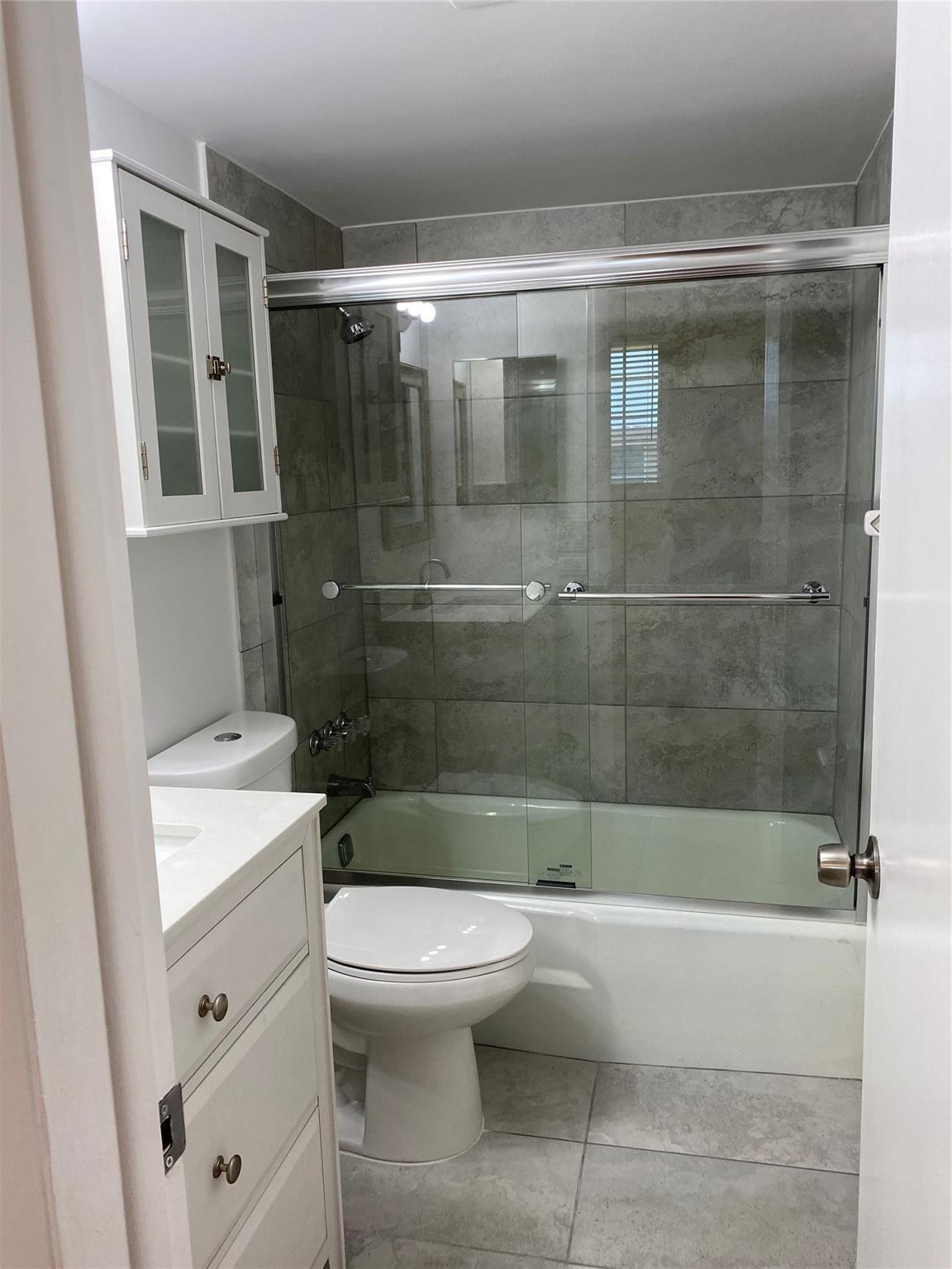 Lighthouse Point Plaza Co - Residential Lease