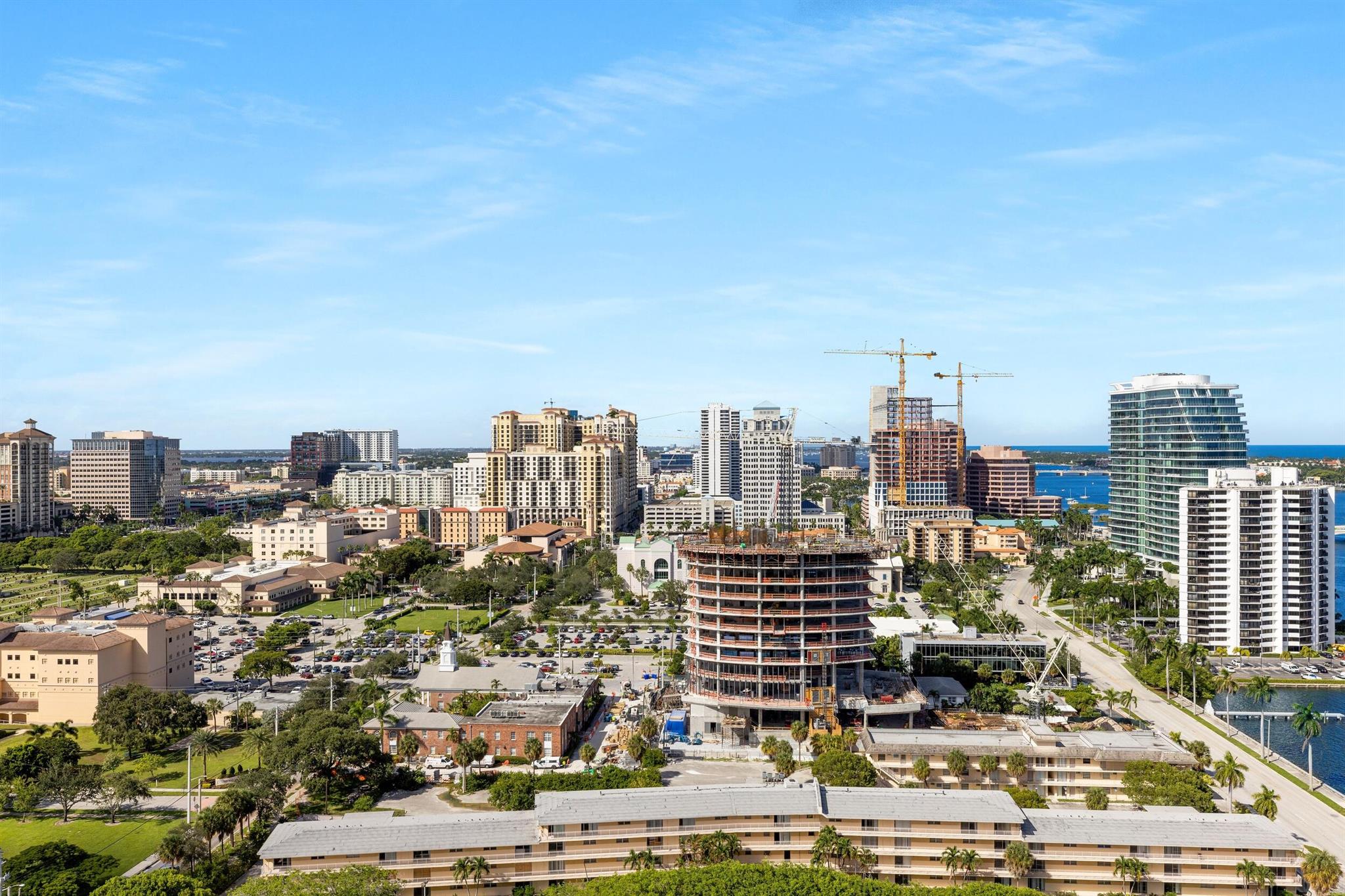 La Clara - Residential