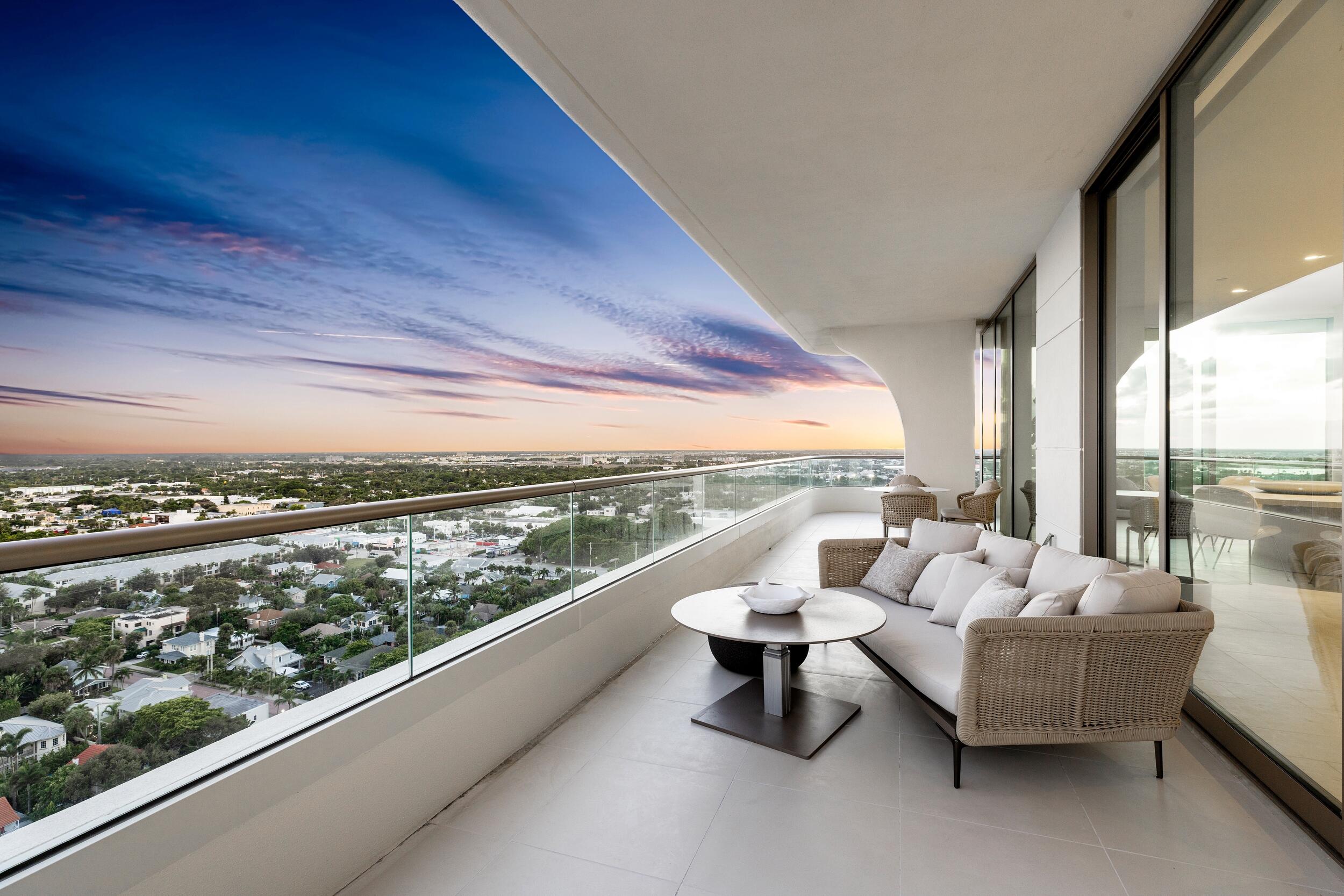 La Clara - Residential