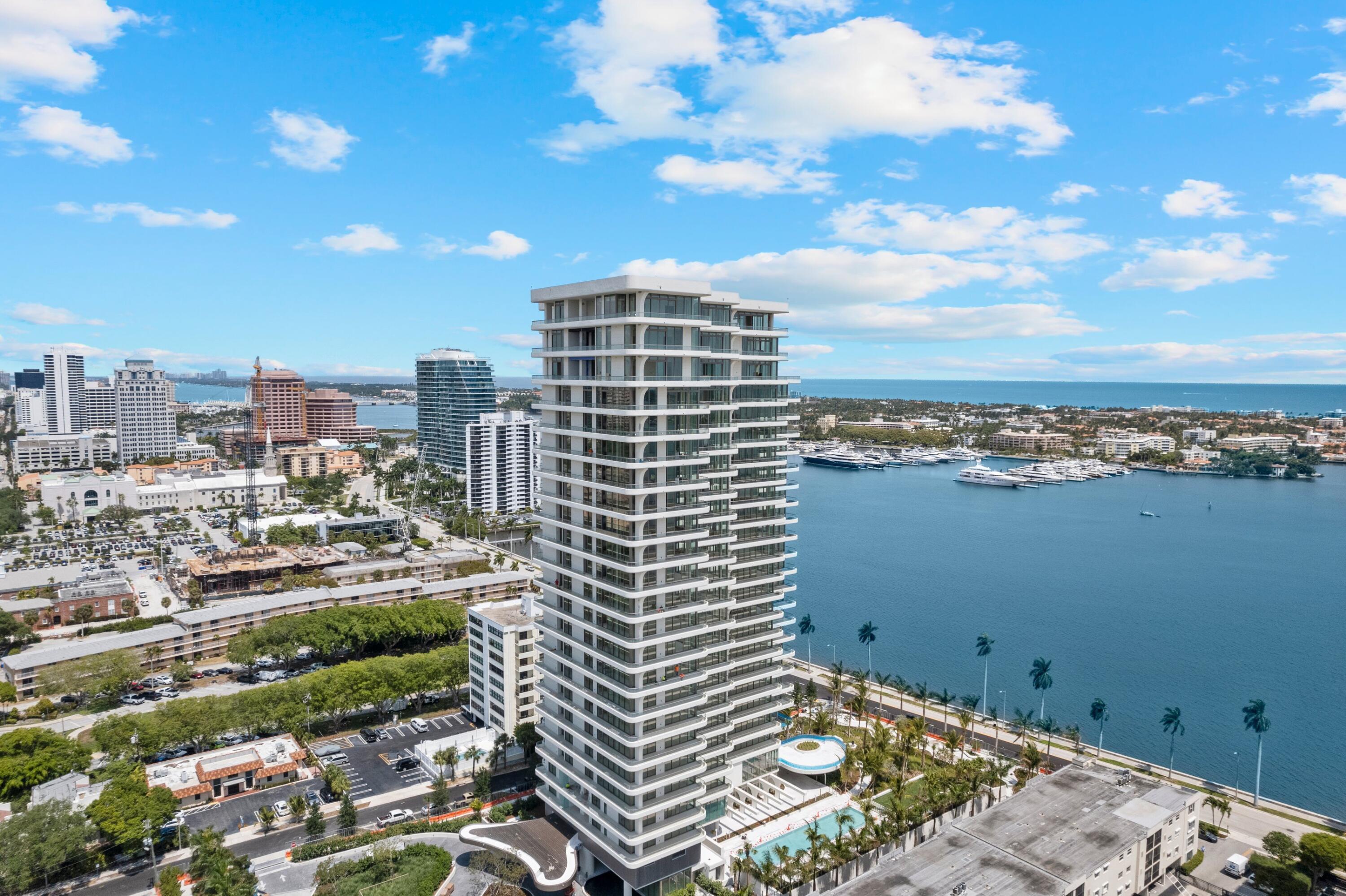 La Clara - Residential